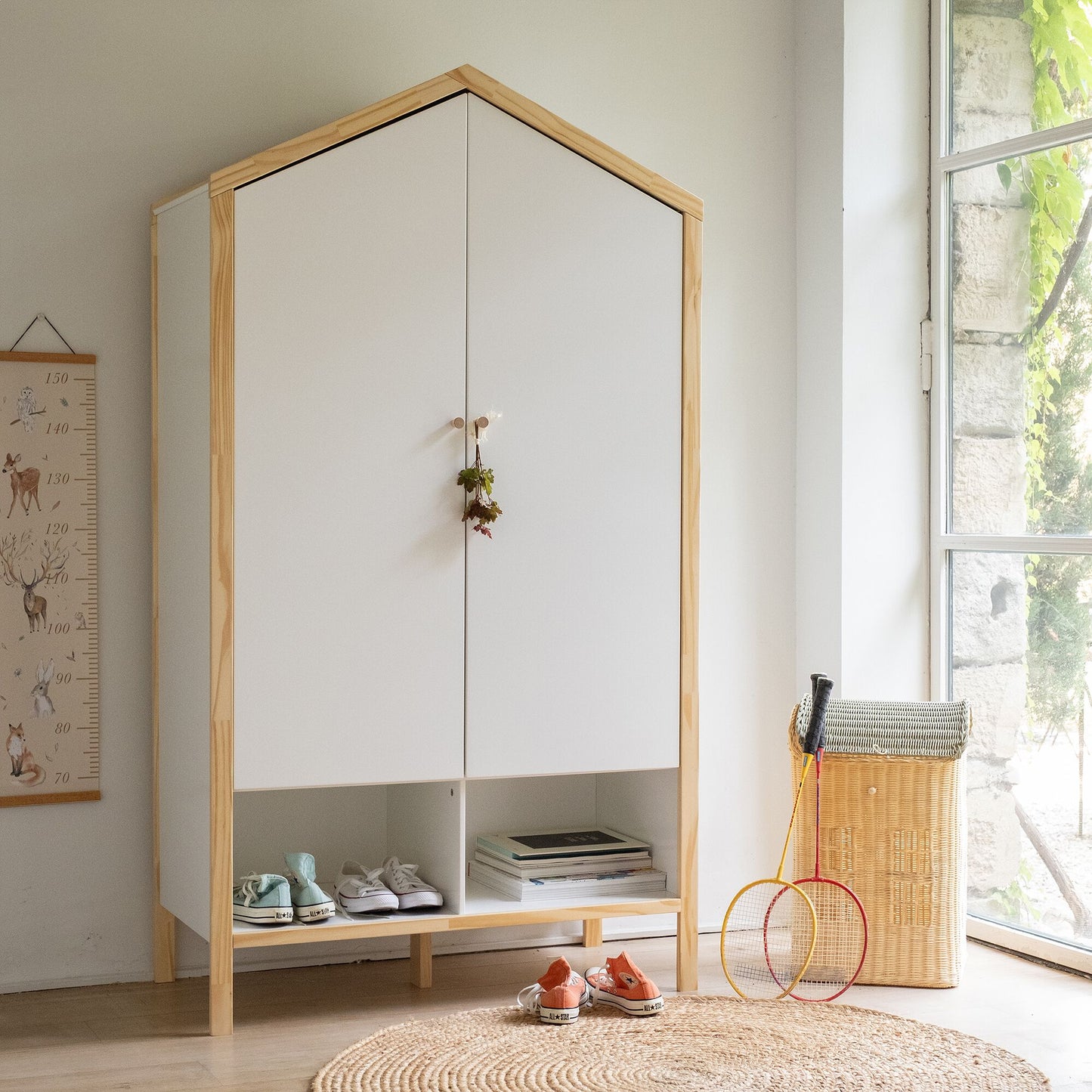 PILOTI - Armoire forme de maison en bois H185cm - blanc