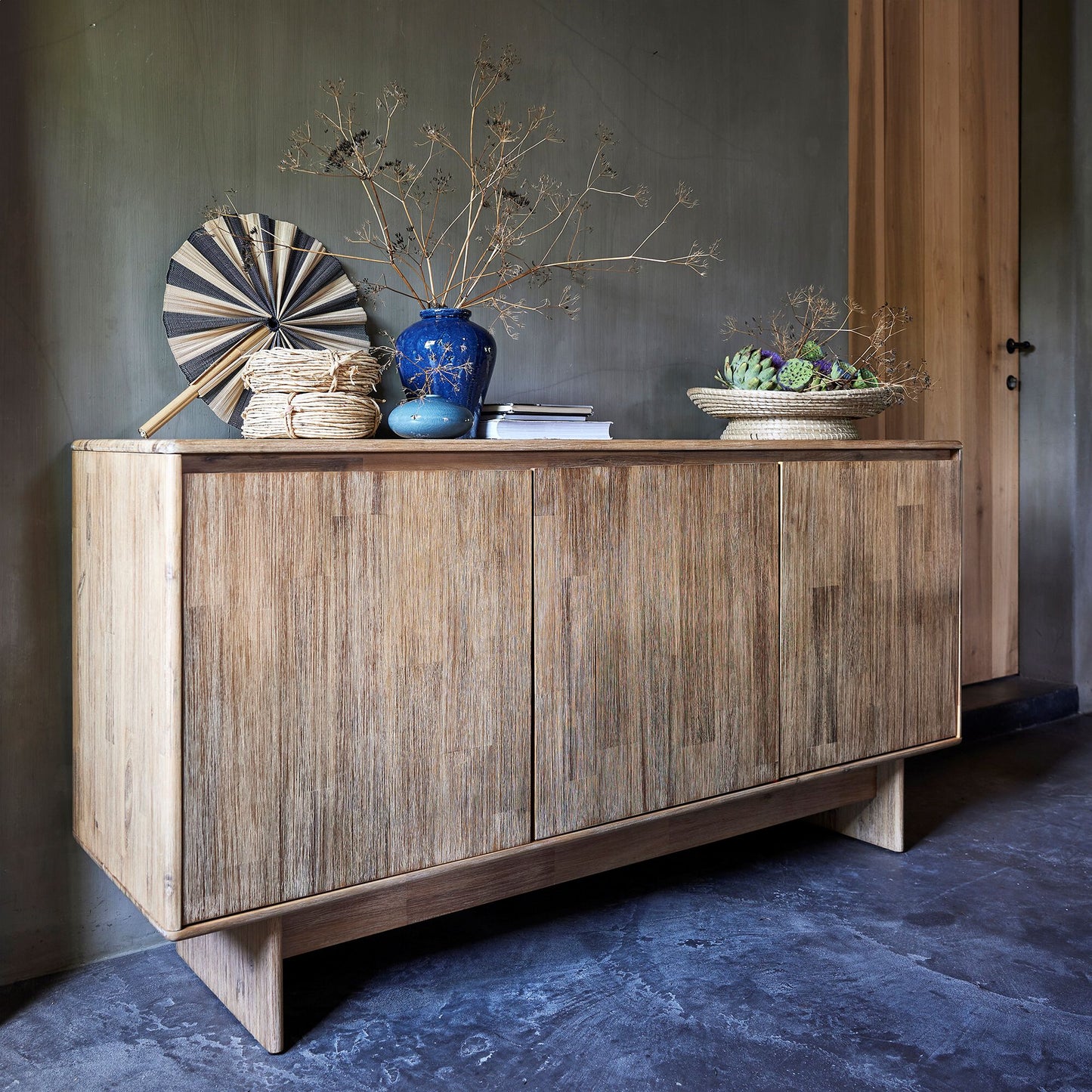 NAIS - Buffet bas en bois 3 portes - naturel
