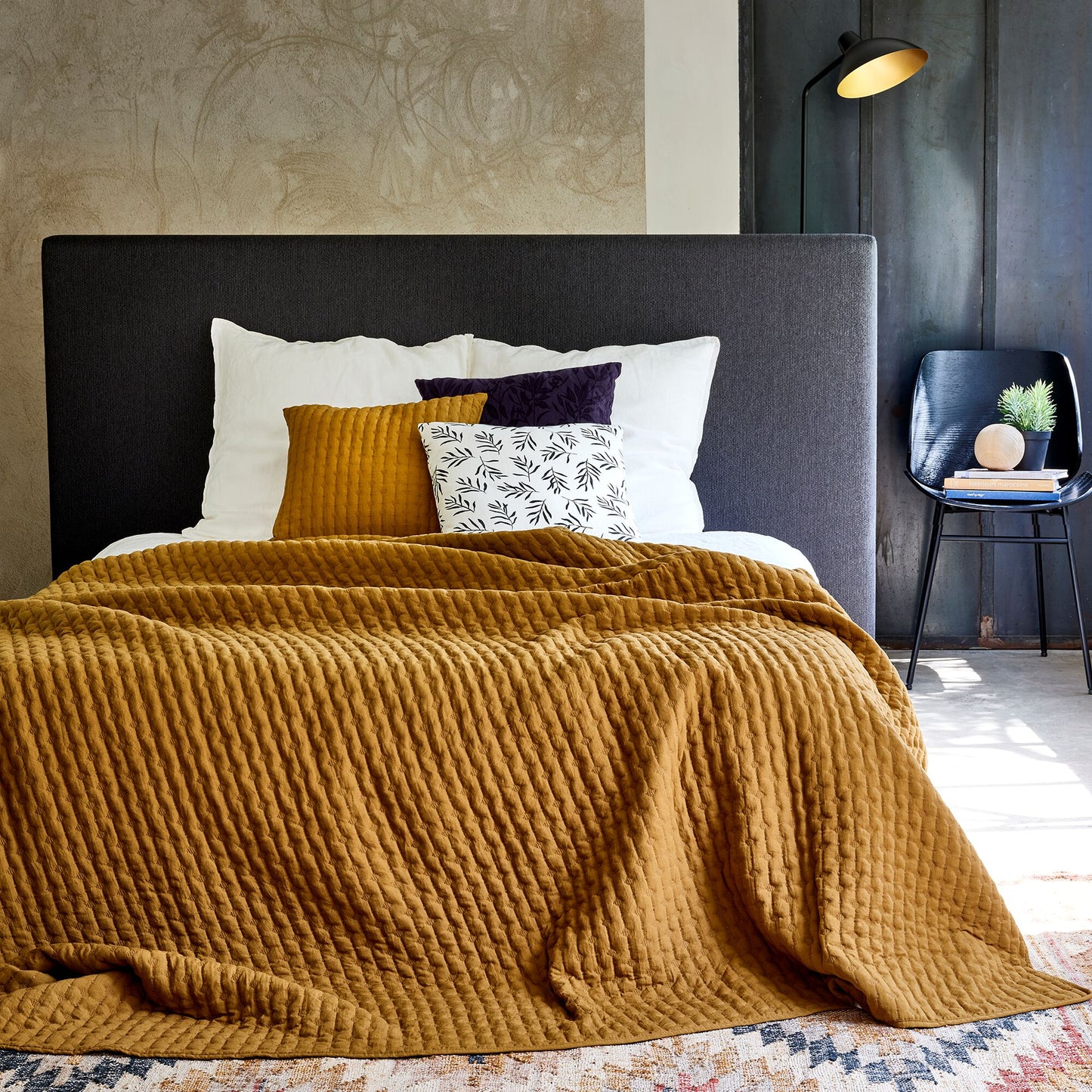 BENITO - Couvre-lit en tissu surpiqué 230x250cm - jaune alep