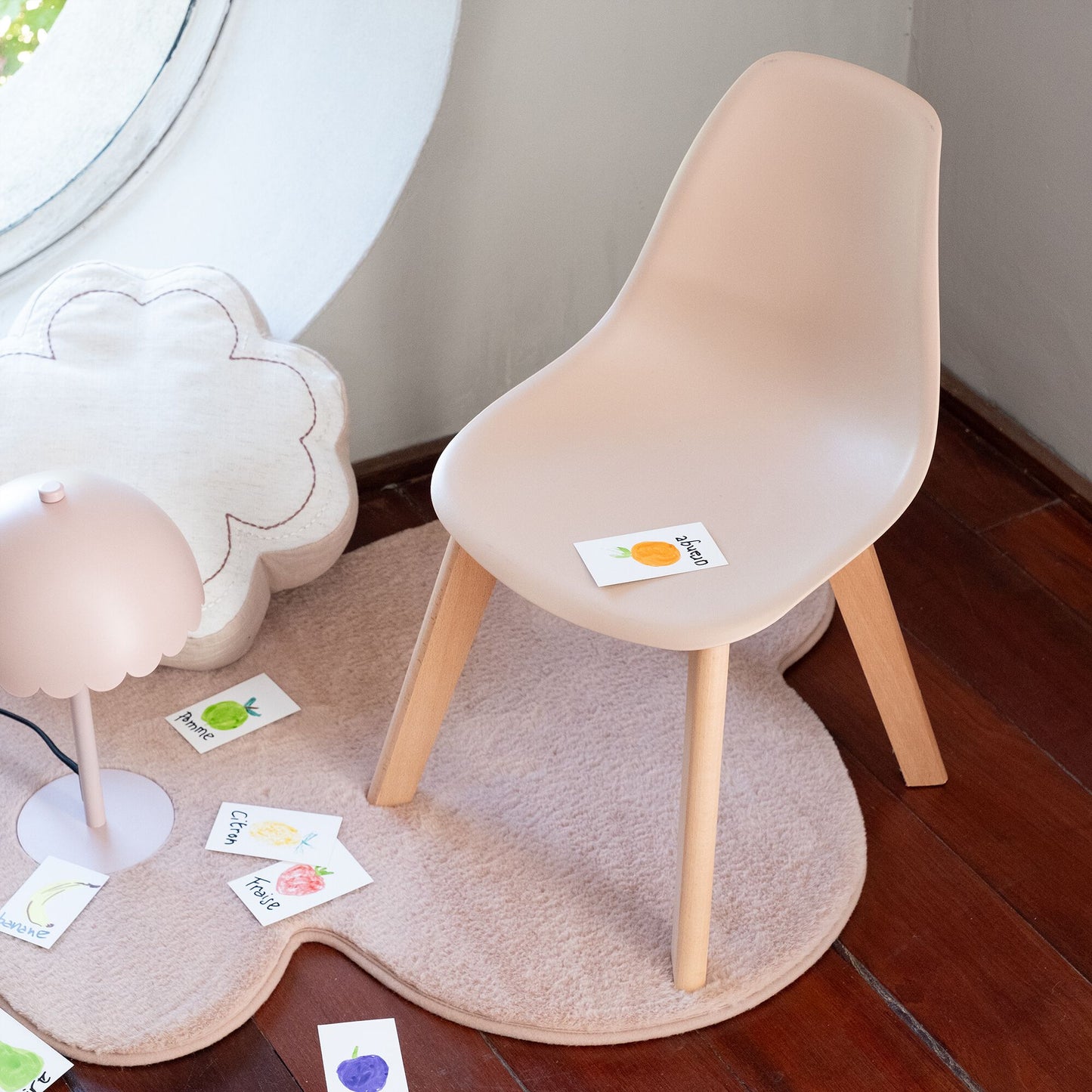 NORA - Chaise enfant en plastique - rose sable