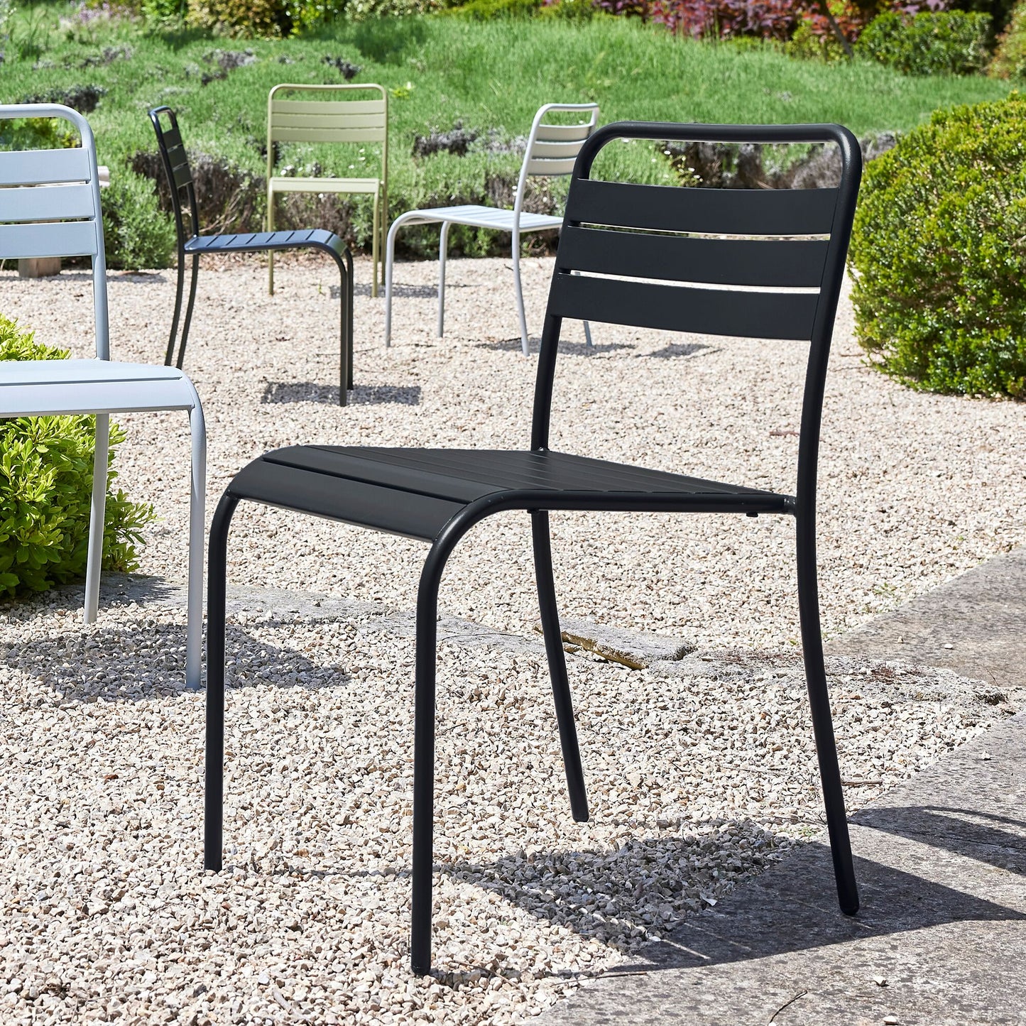 SOURIS - Chaise de jardin empilable en acier - noir