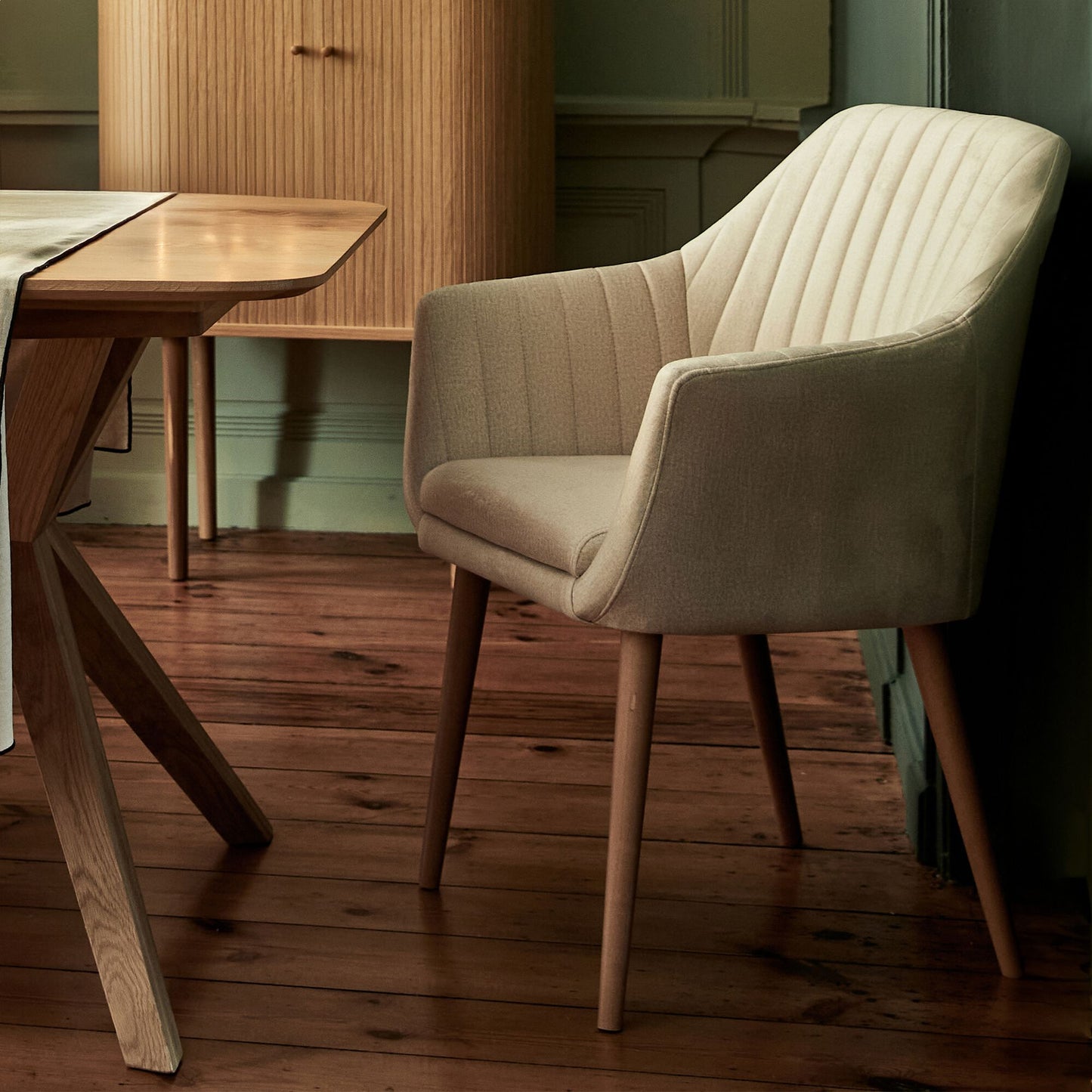 ZENICA - Chaise en tissu avec accoudoirs - beige