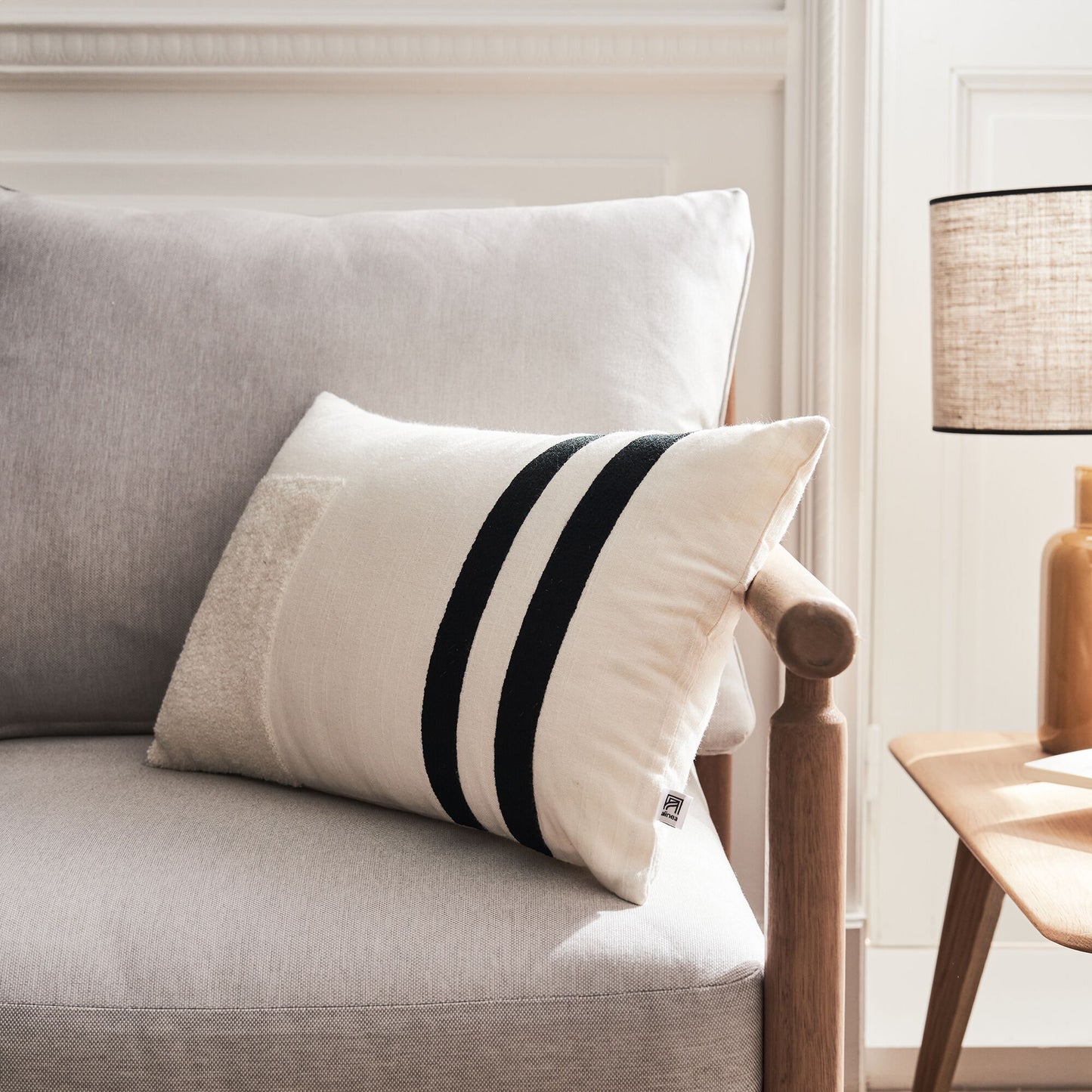 TILVA - Coussin en coton tufté 30x50cm - blanc