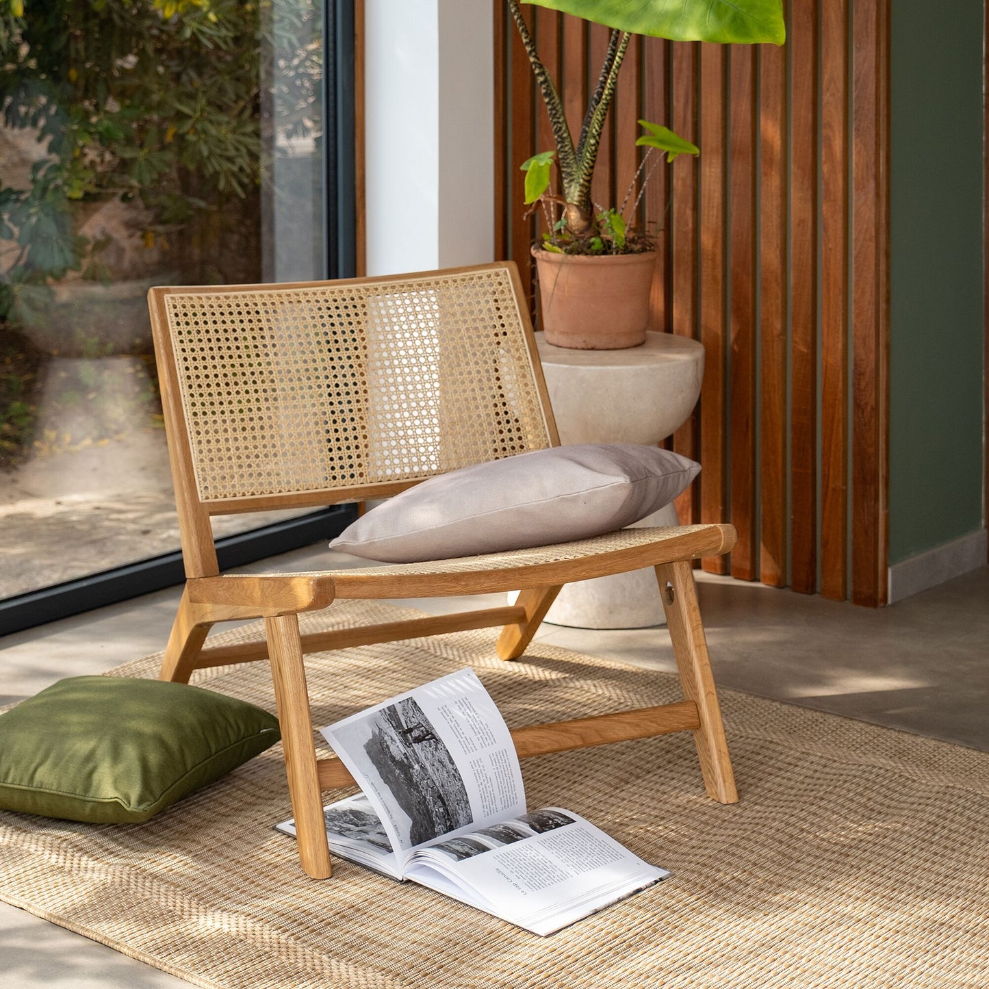SANDRO - Fauteuil en chêne et rotin - bois clair