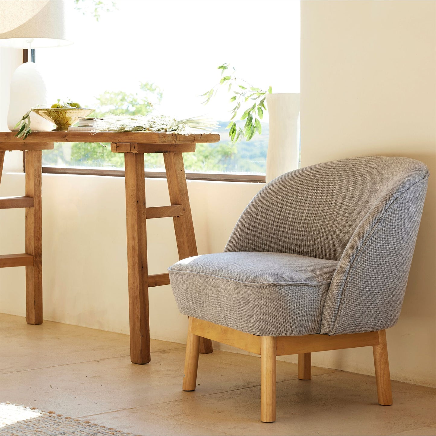 VALLON - Fauteuil en tissu chiné et piétement en hévéa - gris borie