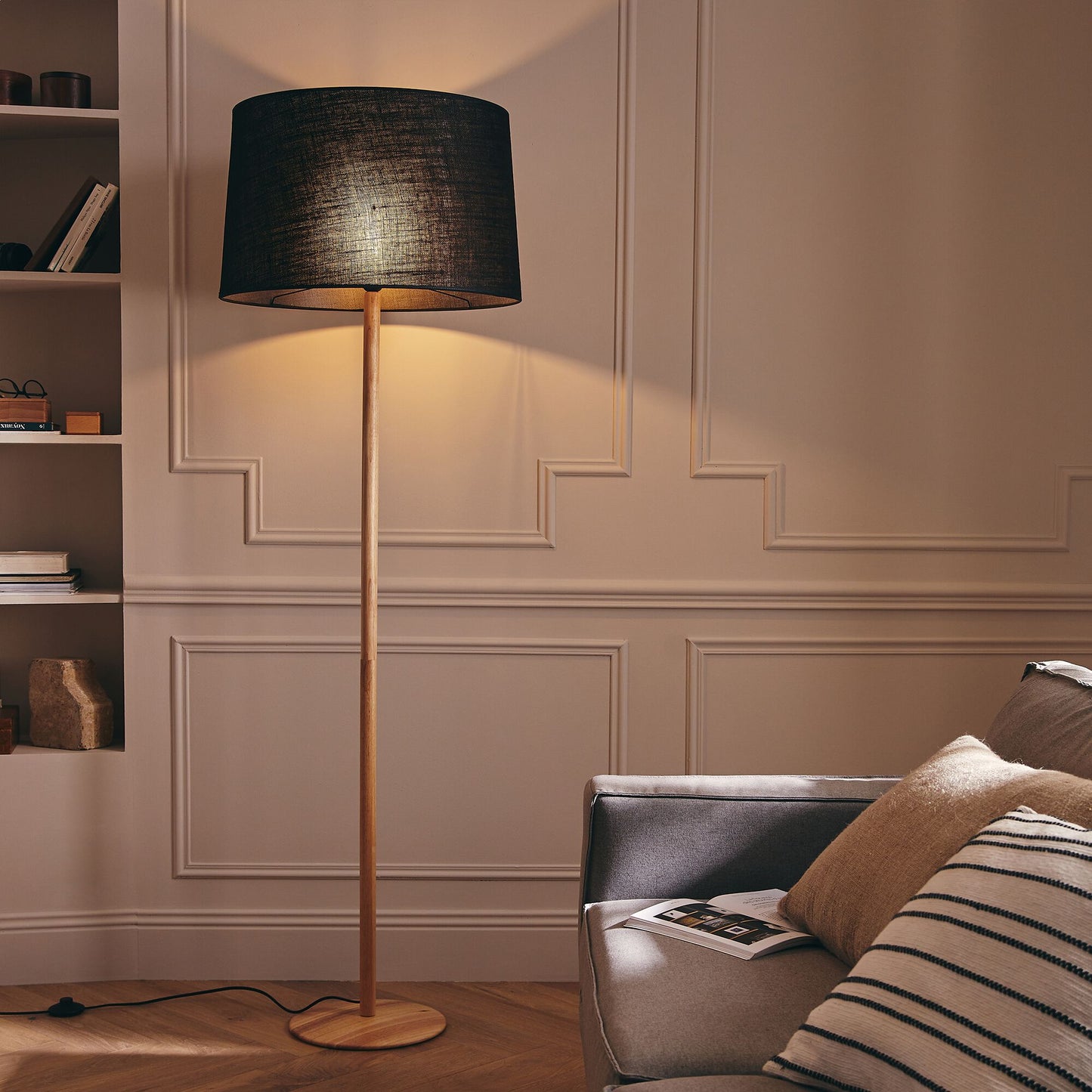MILI - Pied de lampadaire en hévéa - bois clair H149cm