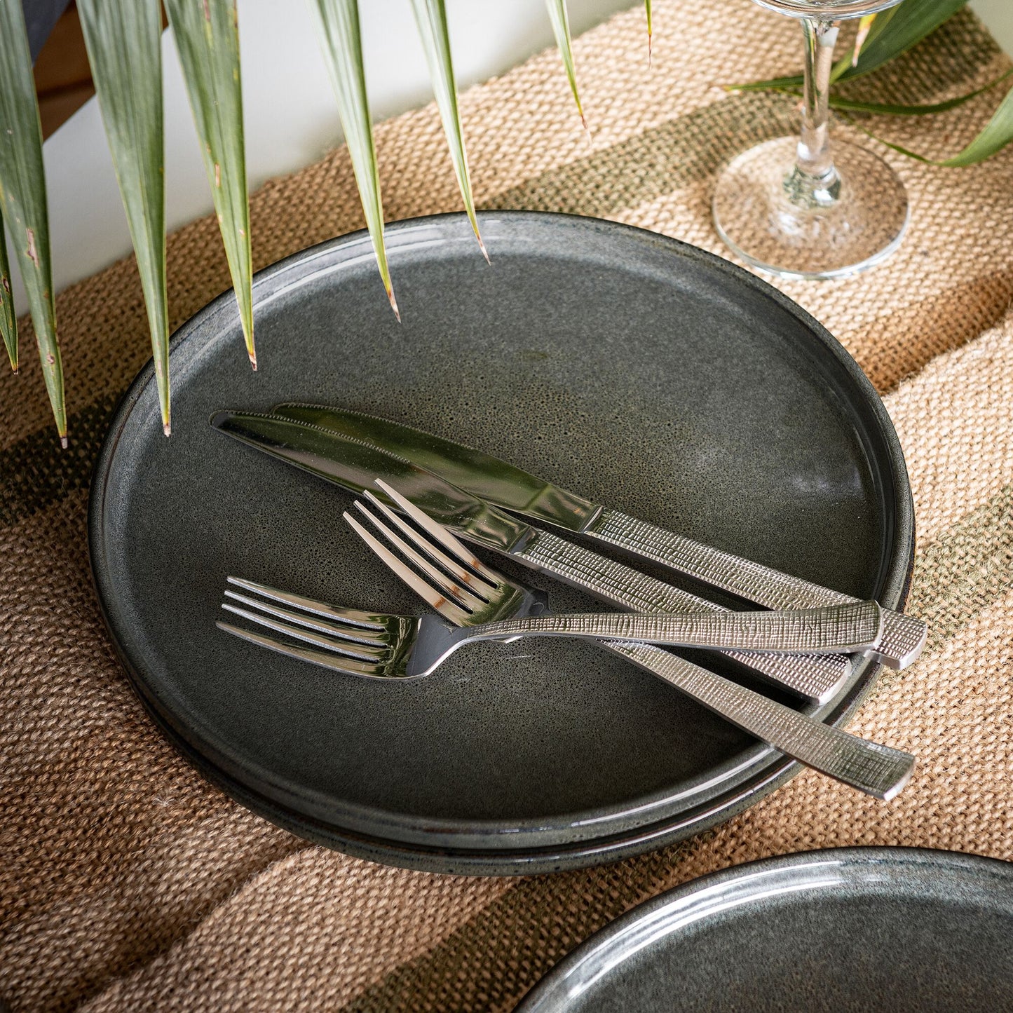 PIETRA - Lot de 4 assiettes plates en grès émail réactif D27cm - vert olivier