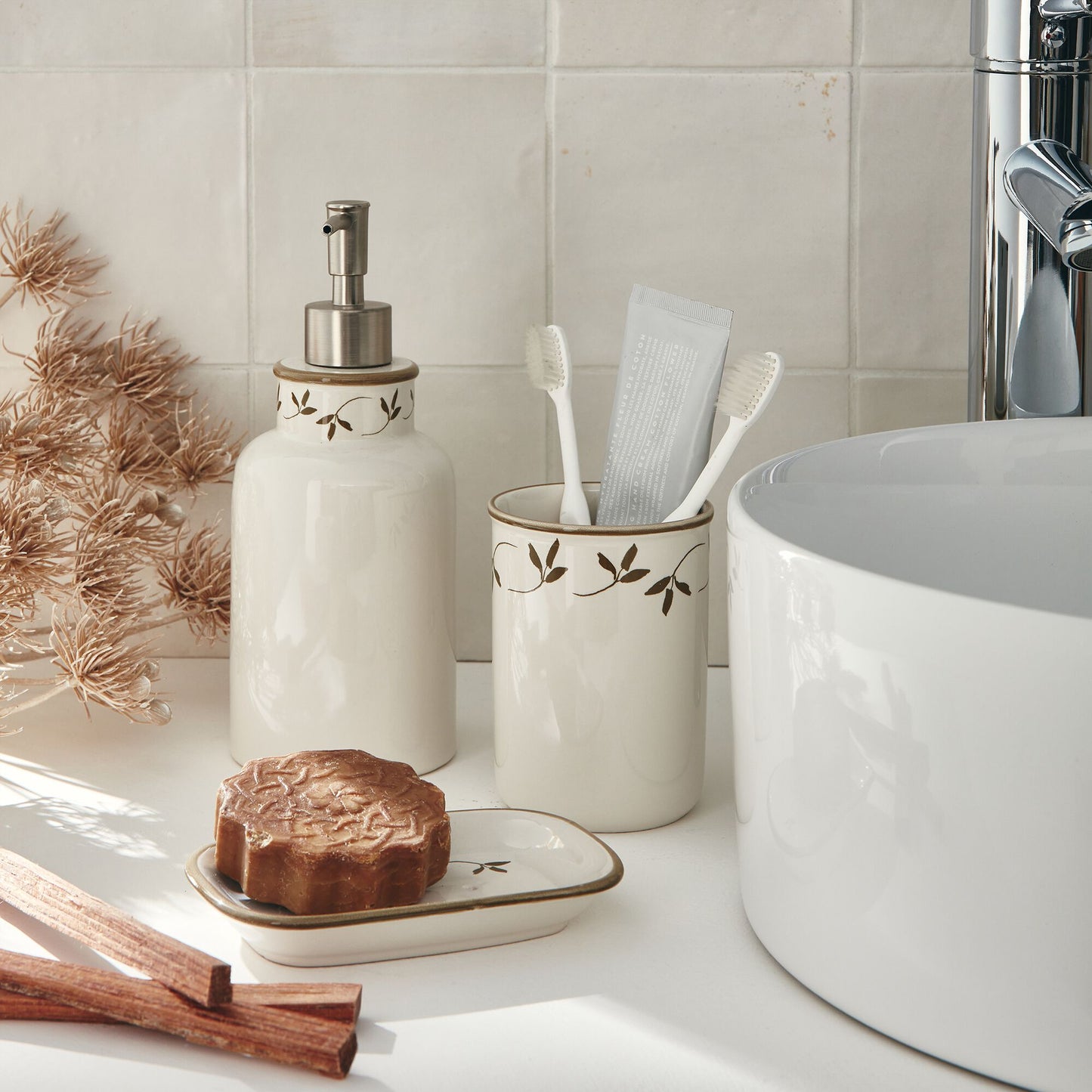 MELINA - Set de salle de bain en grès - blanc