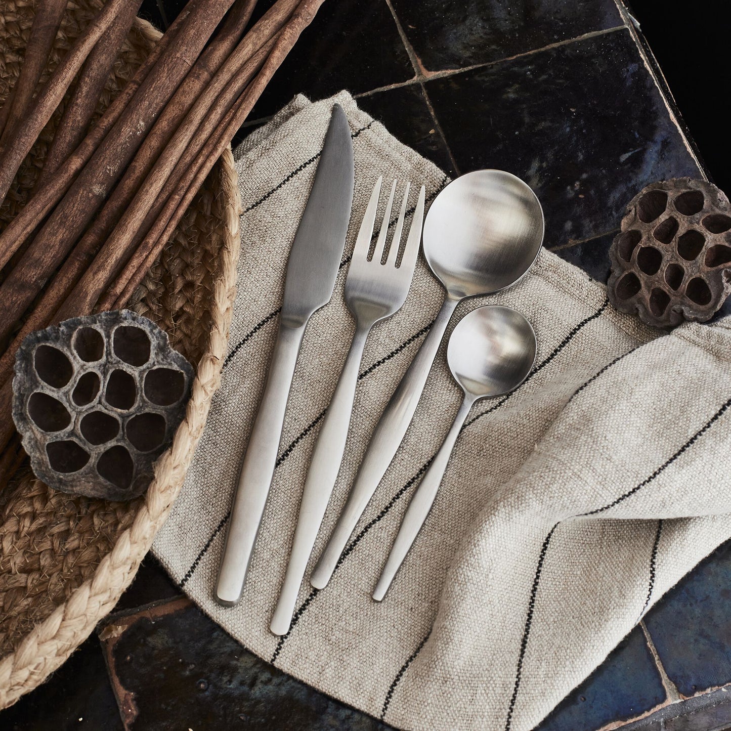 VAQUI - Ménagère 16 pièces en inox satiné - gris argenté