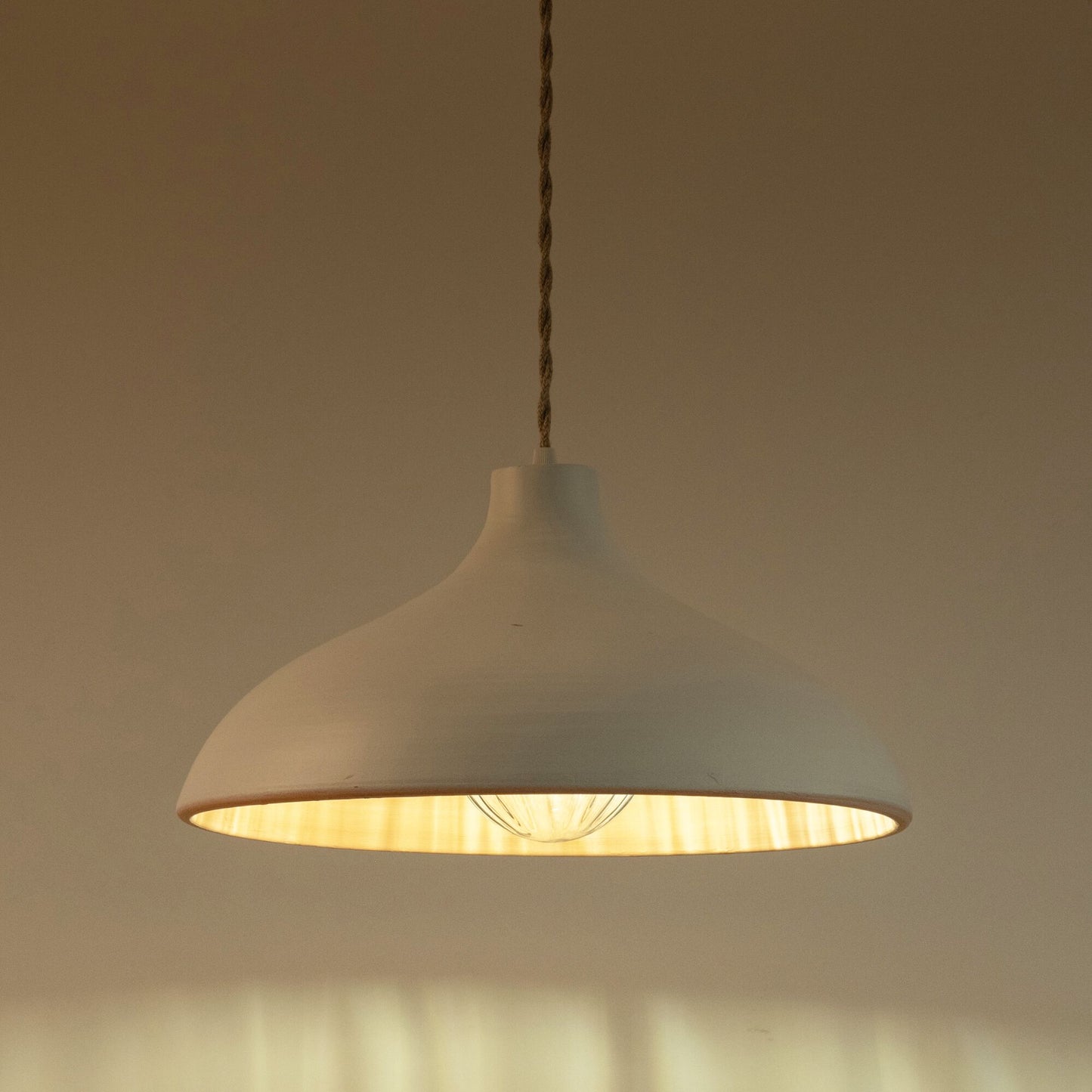 NEFTA - Suspension électrifiée en terre cuite D35cm - blanc