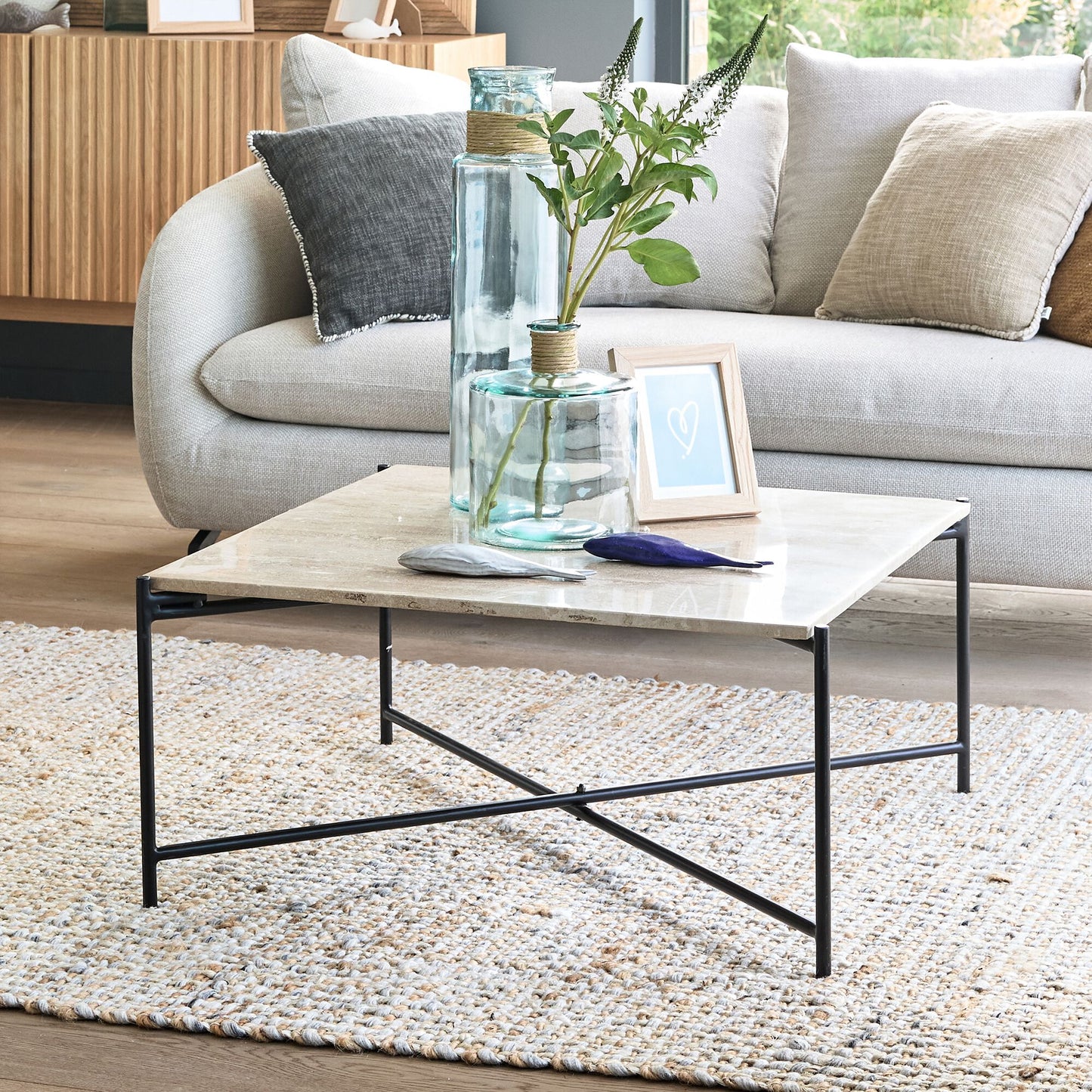 SABLET - Table basse en travertin et acier L78x78cm - blanc