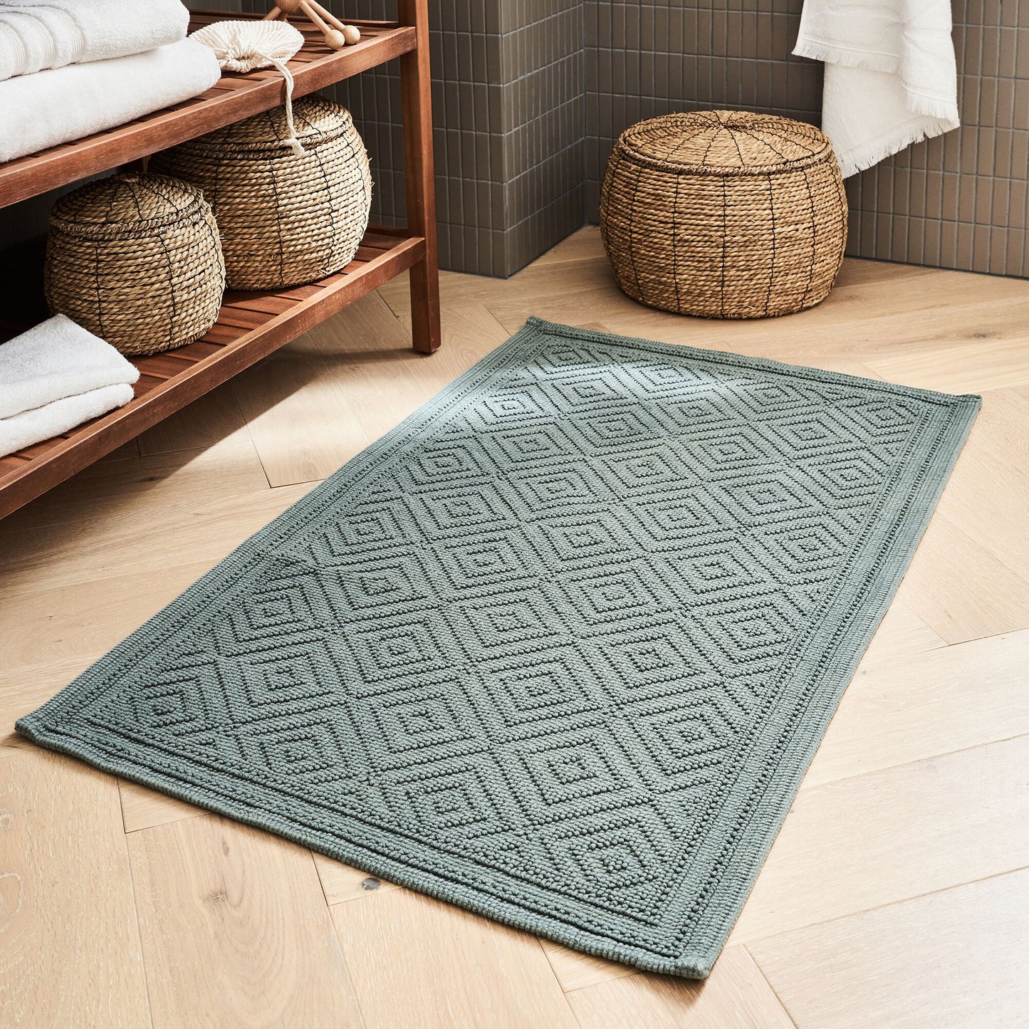 SADOU - Tapis de bain surpiquage losanges en coton - vert cèdre 60x100cm