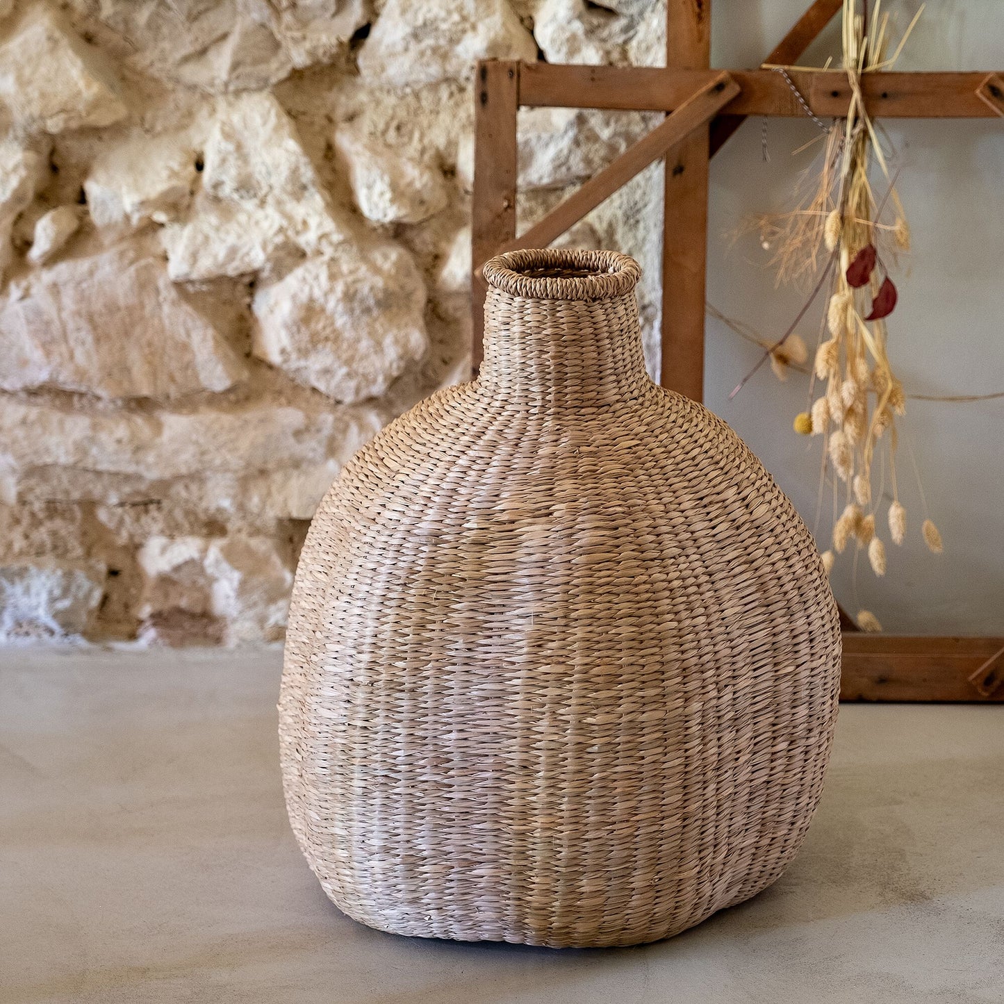 ANTELIAS - Vase boule en herbes marines tressées H46cm - naturel