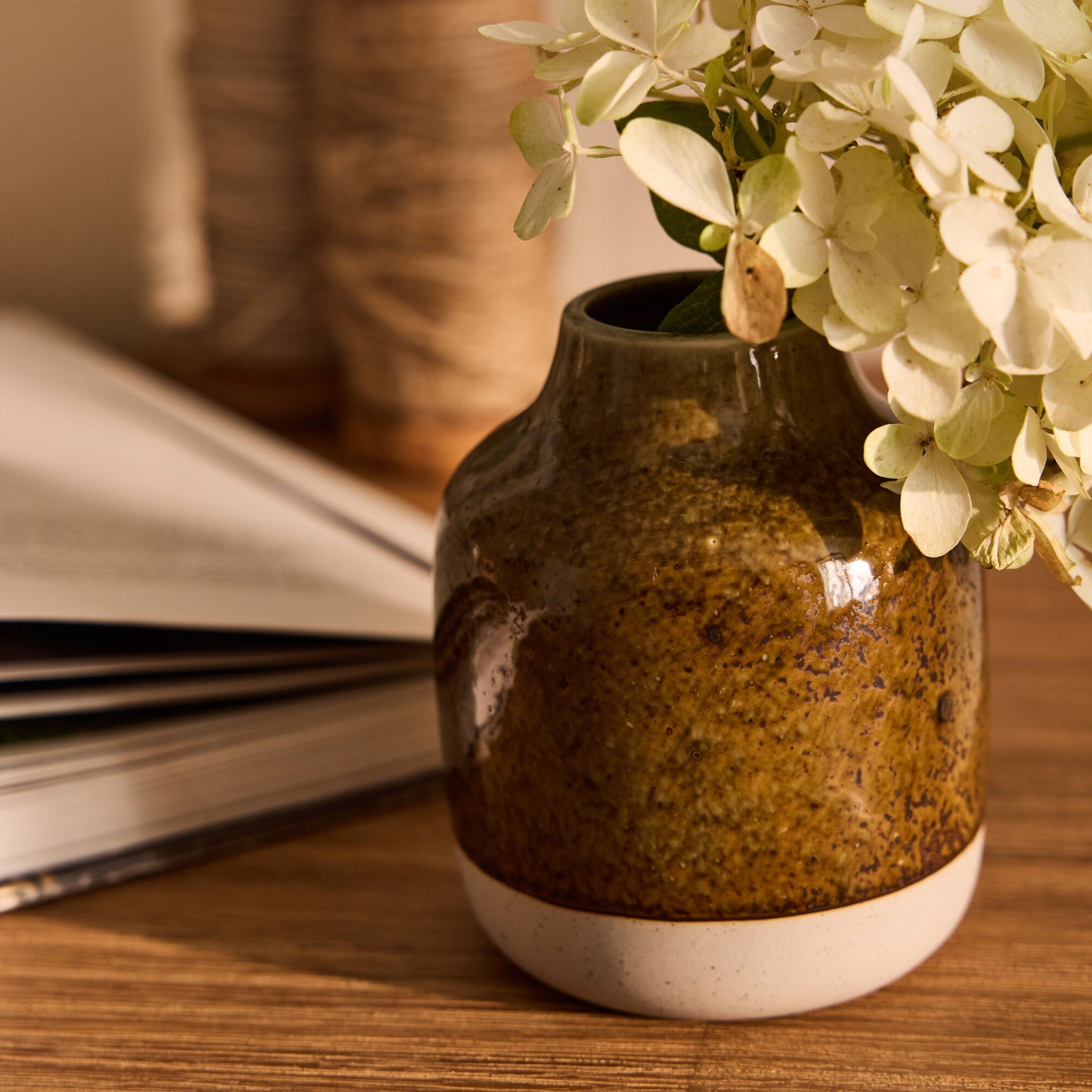 PAYANNET - Petit vase en porcelaine H11cm - marron
