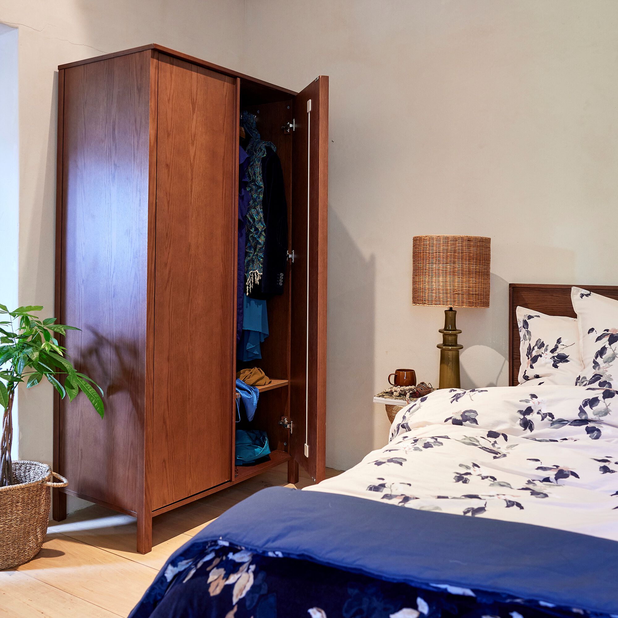 DAVI - Armoire 2 portes battantes en chêne massif H192cm - bois foncé