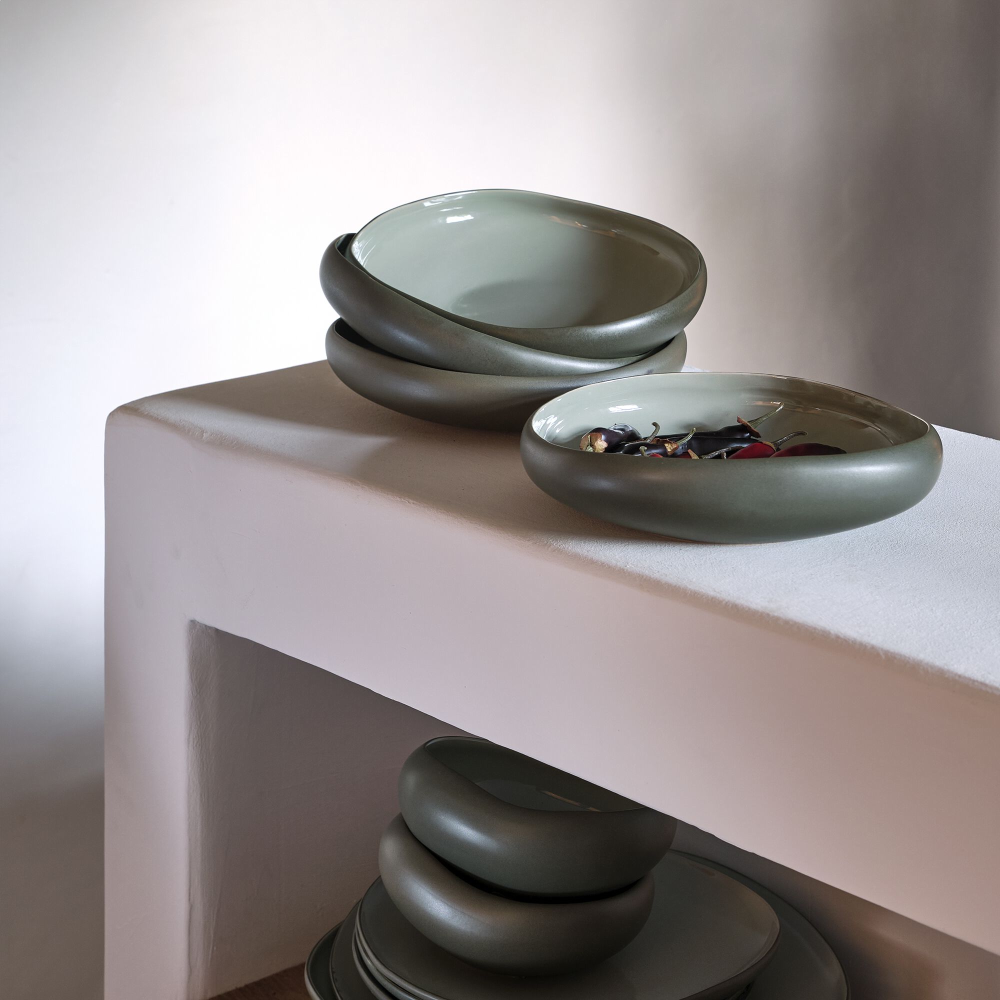 KYMA - Assiette creuse en grès D20cm - vert olivier