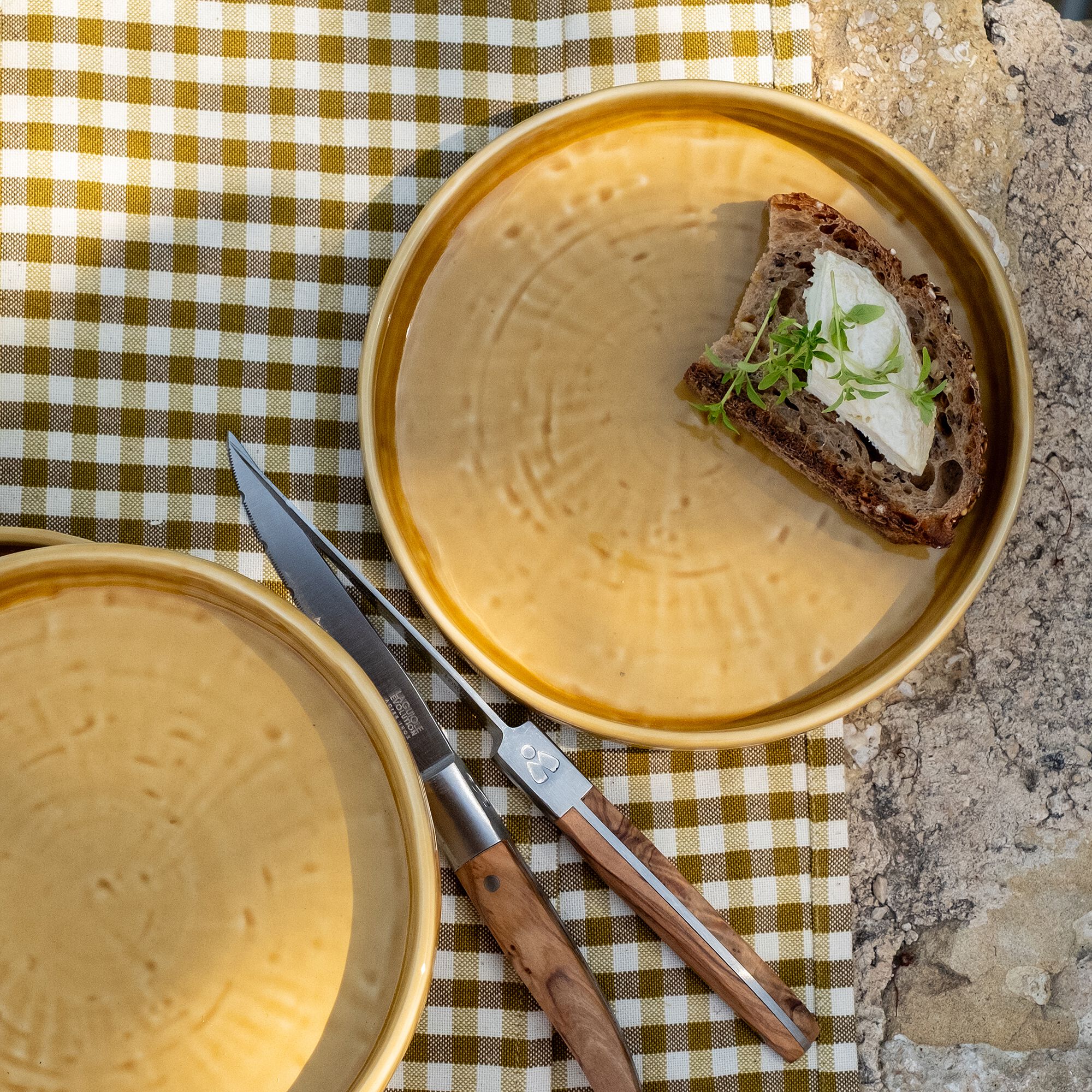 AMARELLO - Assiette à dessert en grès D18,5cm - jaune argan