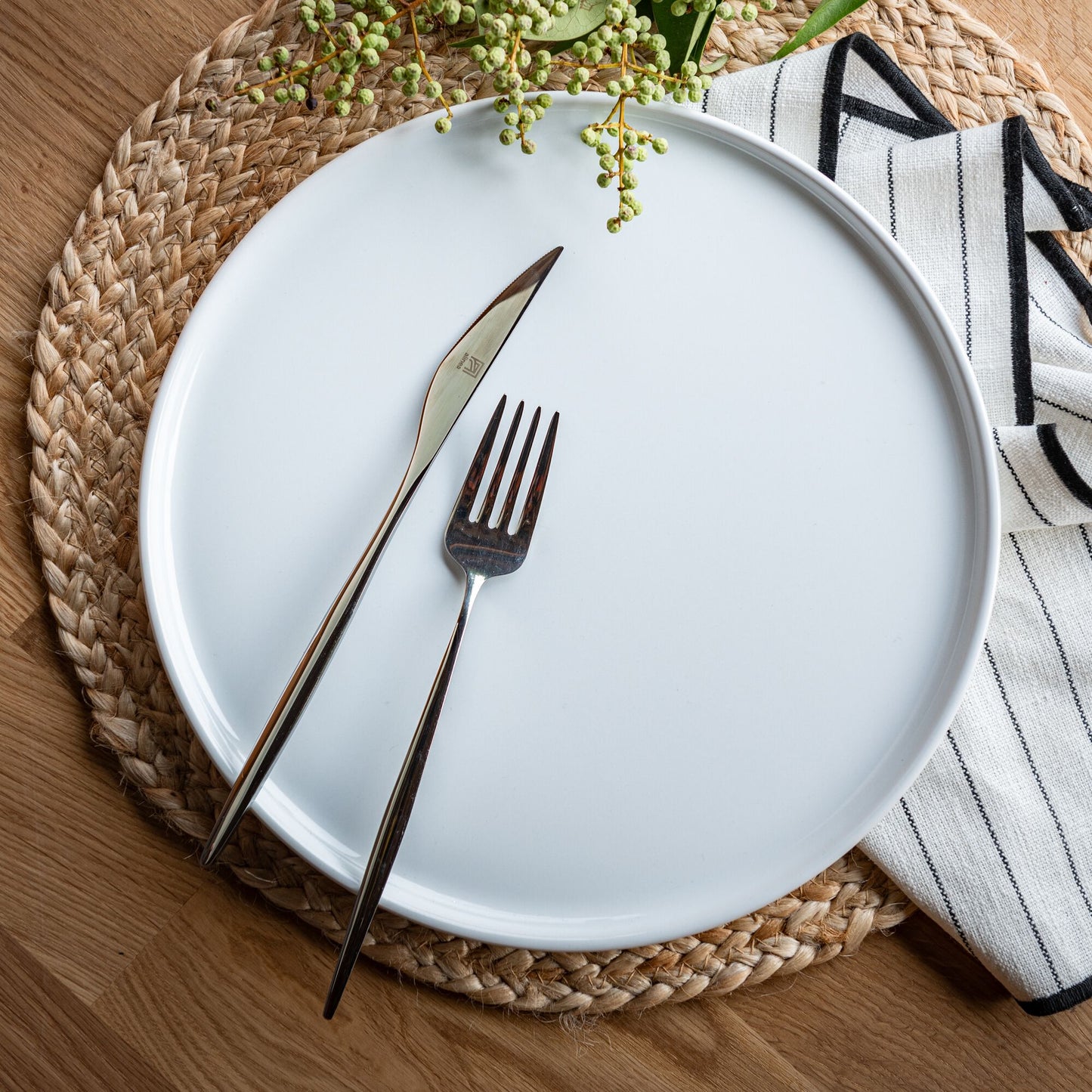 SELMA - Assiette plate en faïence D28cm - blanc ventoux