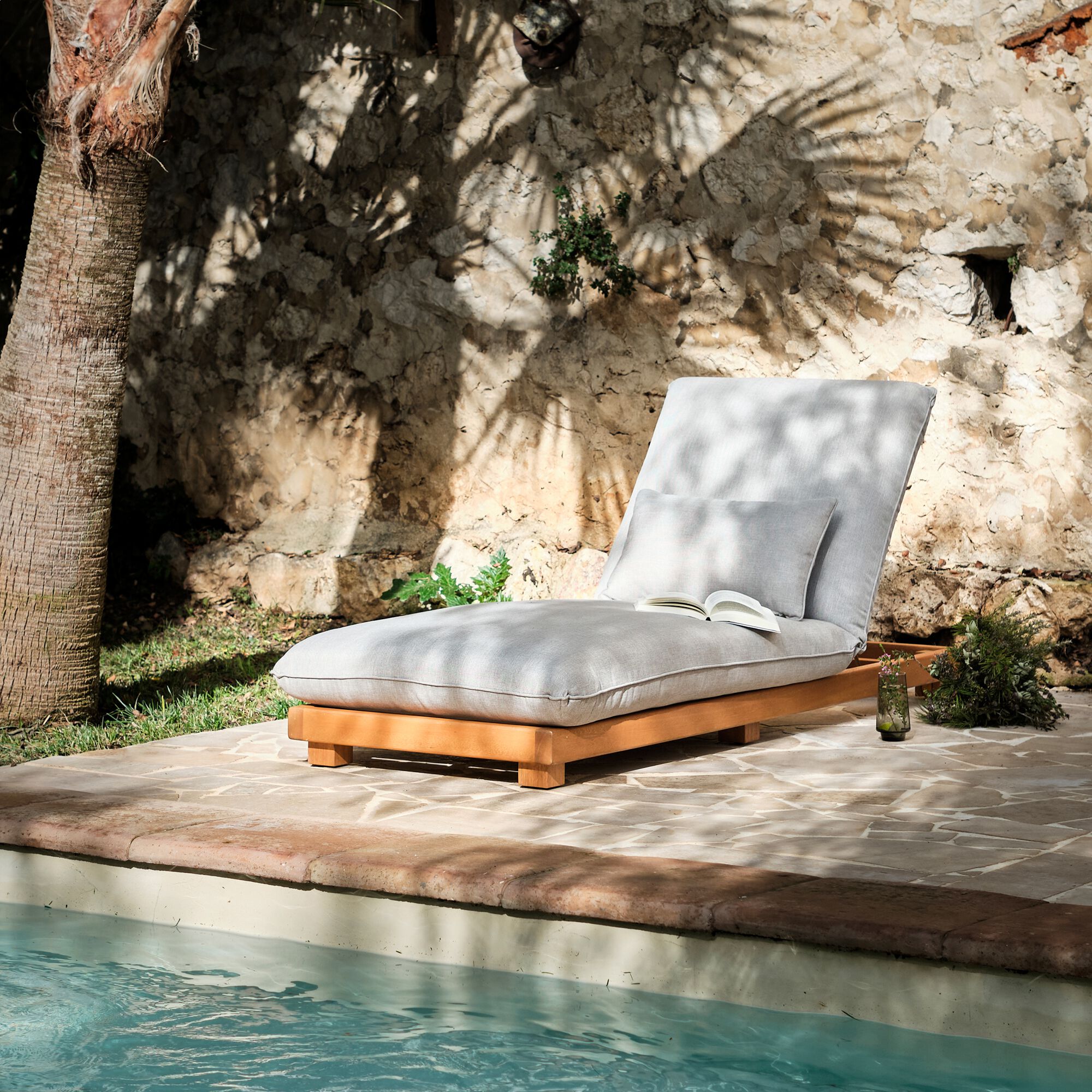 MALDA - Bain de soleil en eucalyptus avec matelas - gris