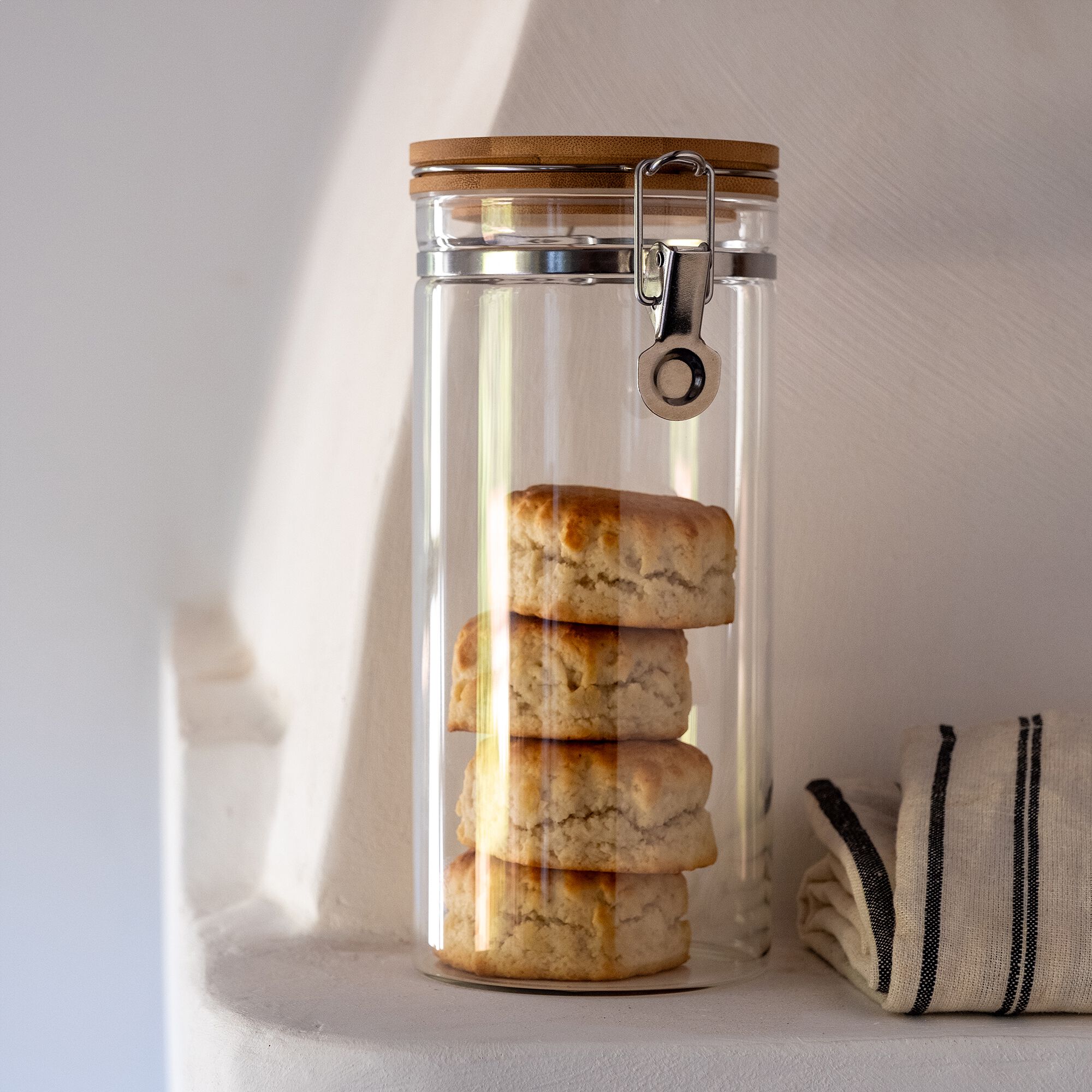 CLIPS - Bocal en verre avec couvercle en bambou 1,4L - transparent