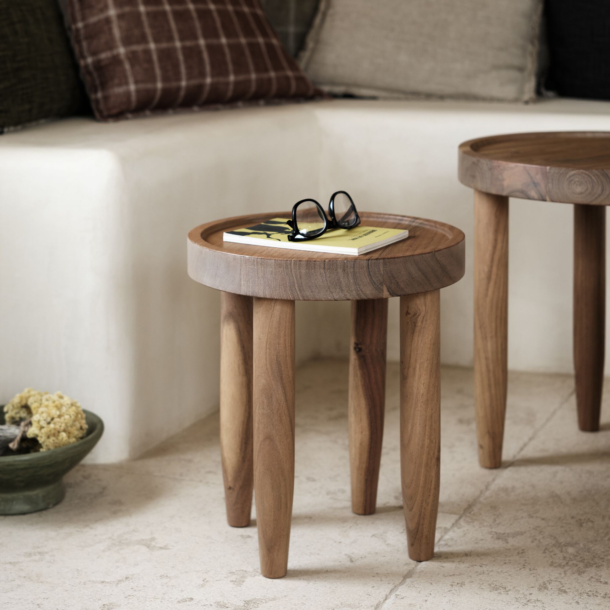 AVEIRO PM - Bout de canapé en bois d'acacia D35xH40cm - bois foncé