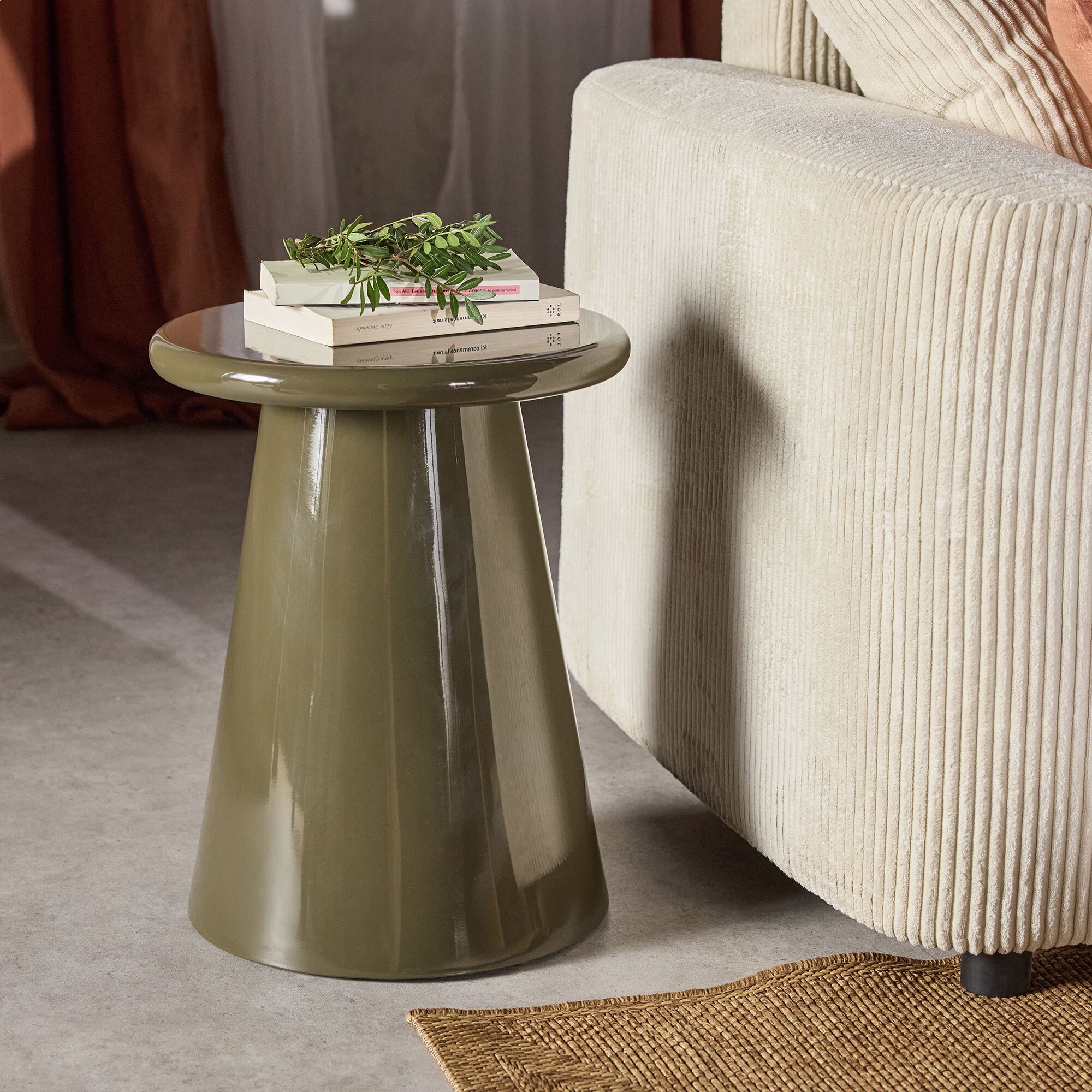 JAVIE - Bout de canapé en bois laqué D35xH45cm - vert