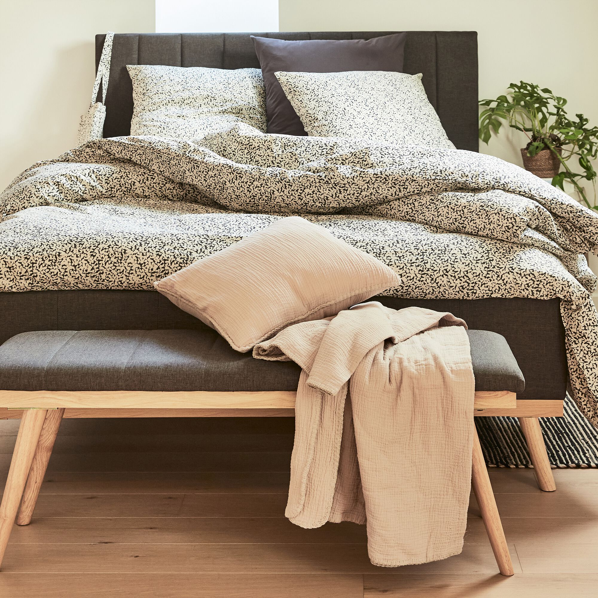 LUNA - Bout de lit en tissu et pin L116xl40xH43cm - gris anthracite