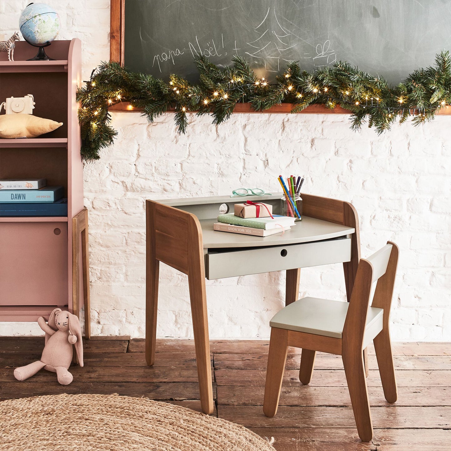 RAPHAEL - Bureau enfant en acacia - vert olivier