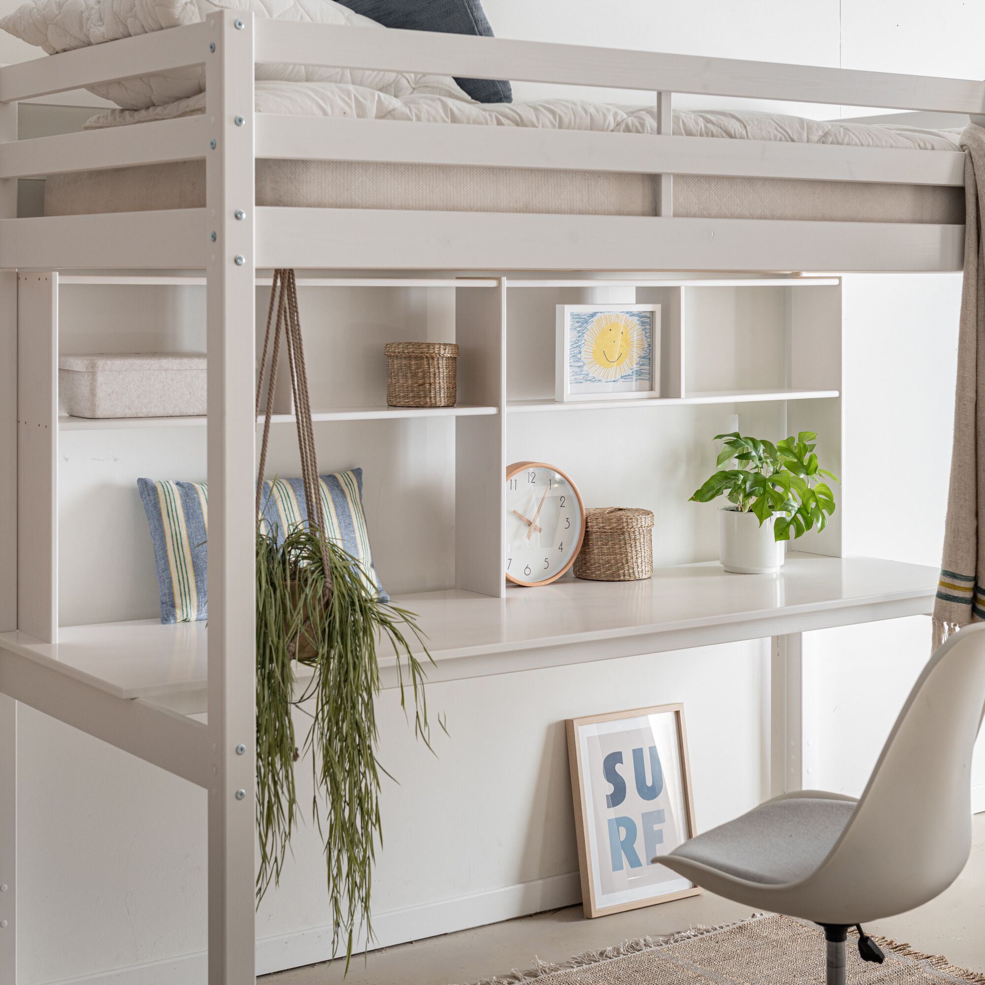 DANIS - Bureau enfant en pin avec étagère - blanc