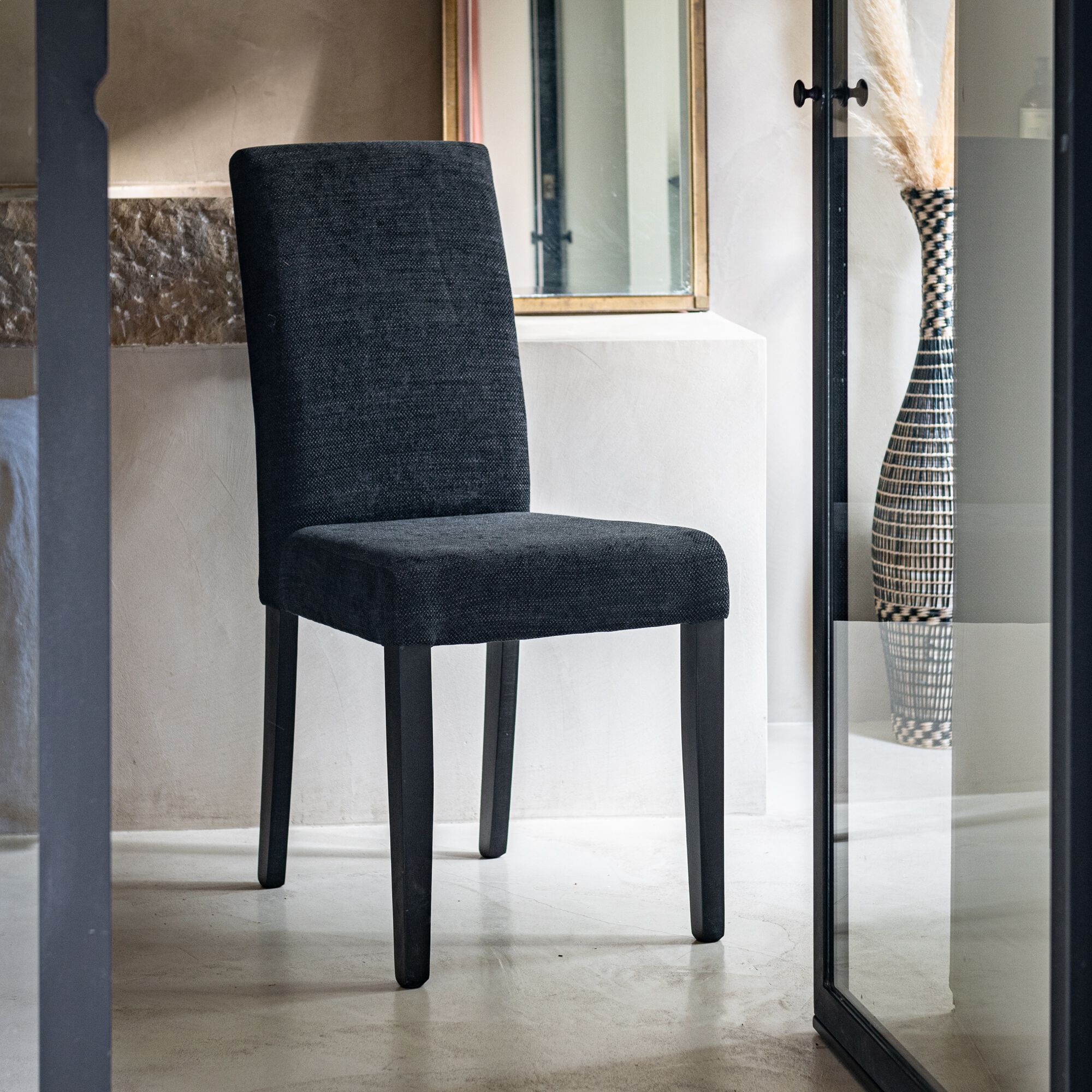 LUKAVAC - Chaise en tissu et piètement hêtre massif - noir
