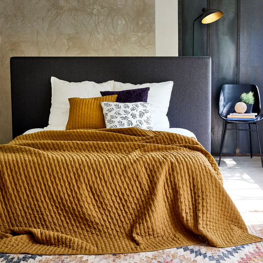 BENITO - Couvre-lit en tissu surpiqué 230x250cm - jaune alep
