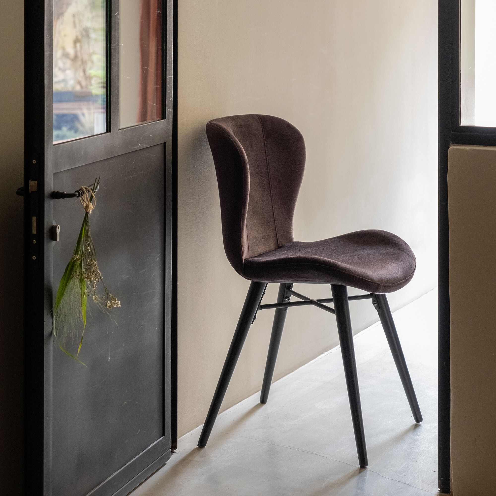 ALIONE - Chaise en tissu effet velours sans accoudoirs - noir