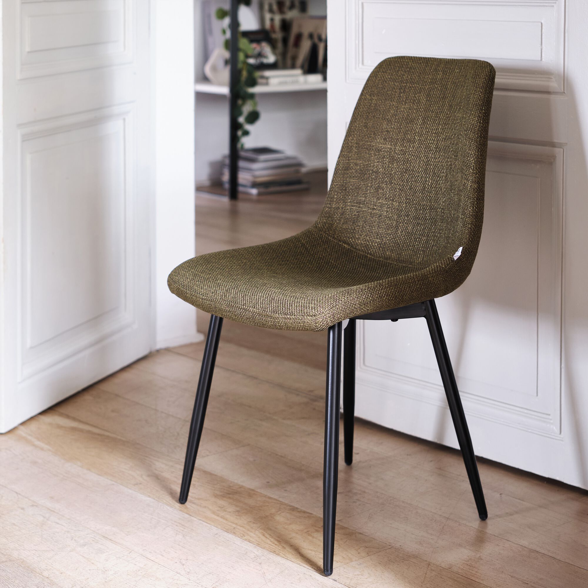 CALLAS - Chaise en tissu et métal - vert cedre
