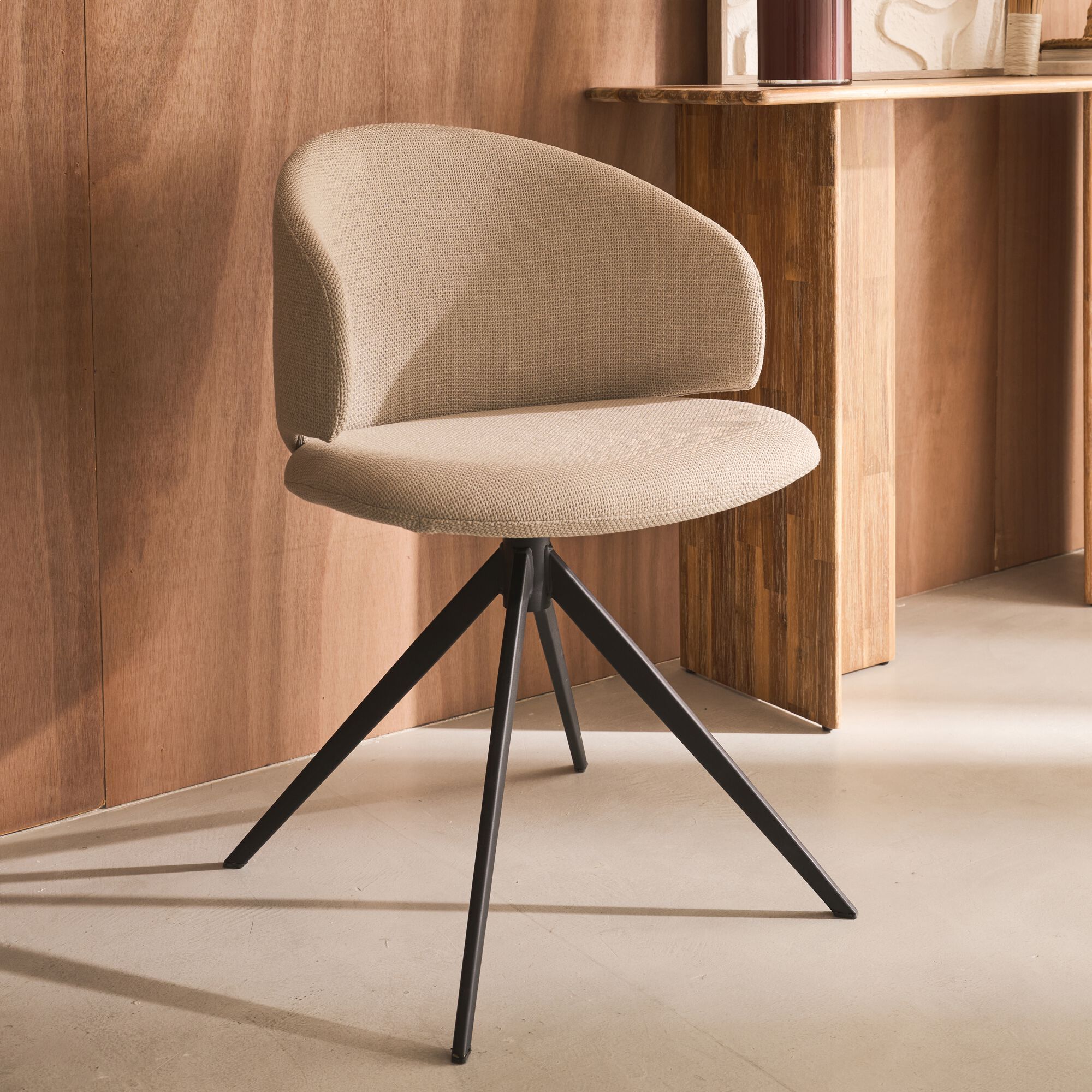 ELLA - Chaise de repas pivotante en tissu - beige