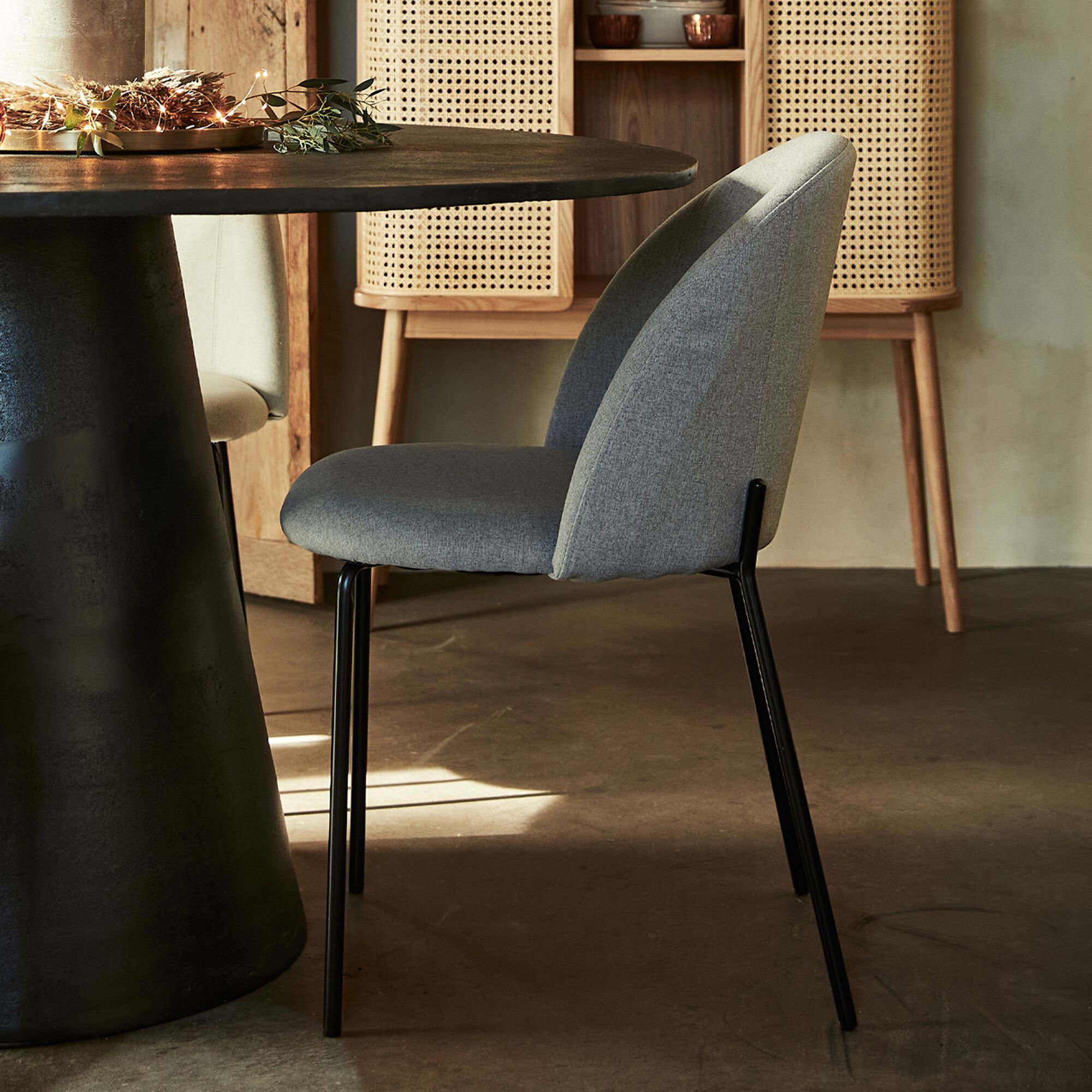 FIONA - Chaise ronde en tissu - gris vésuve