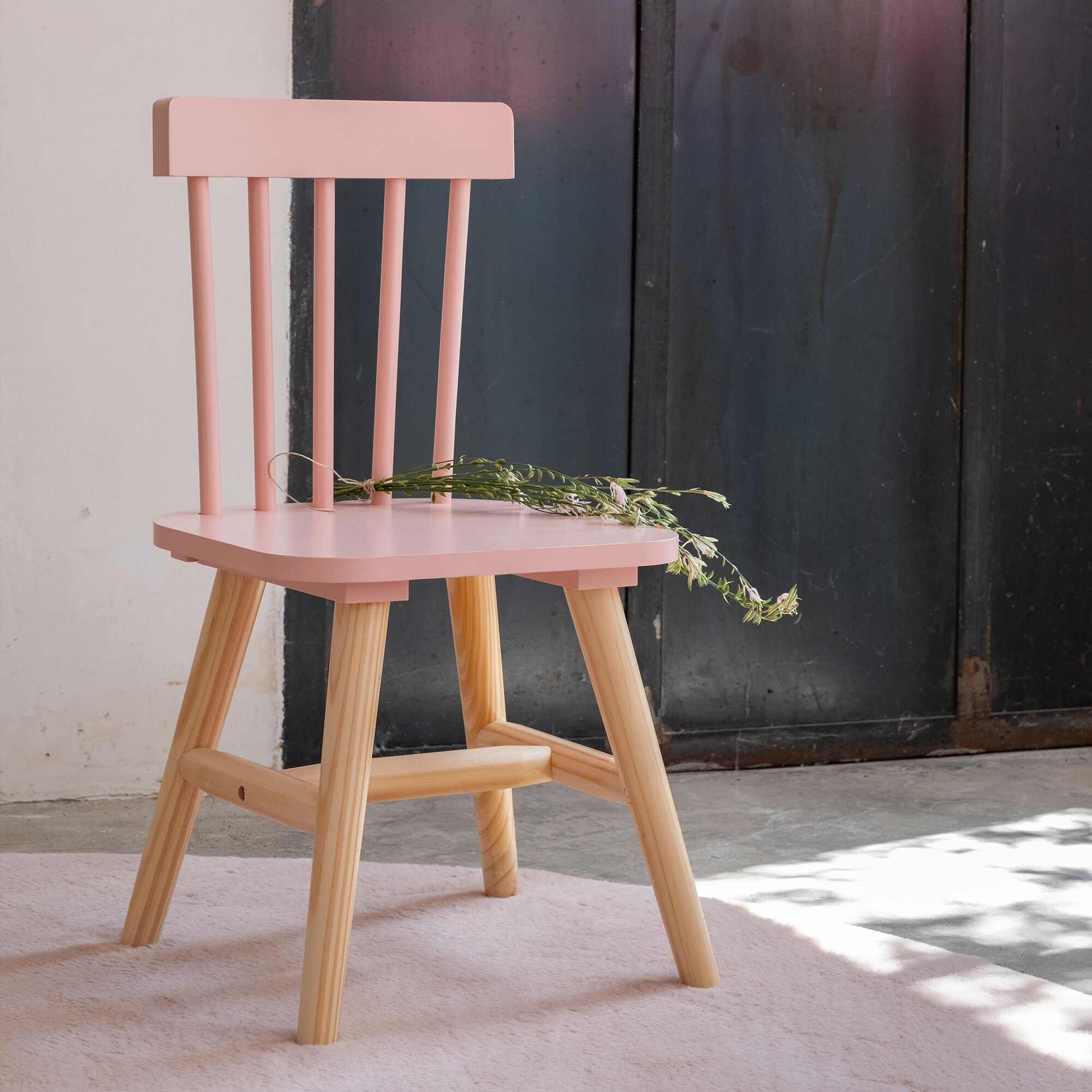HELGA - Chaise enfant en bois de hêtre - rose sable