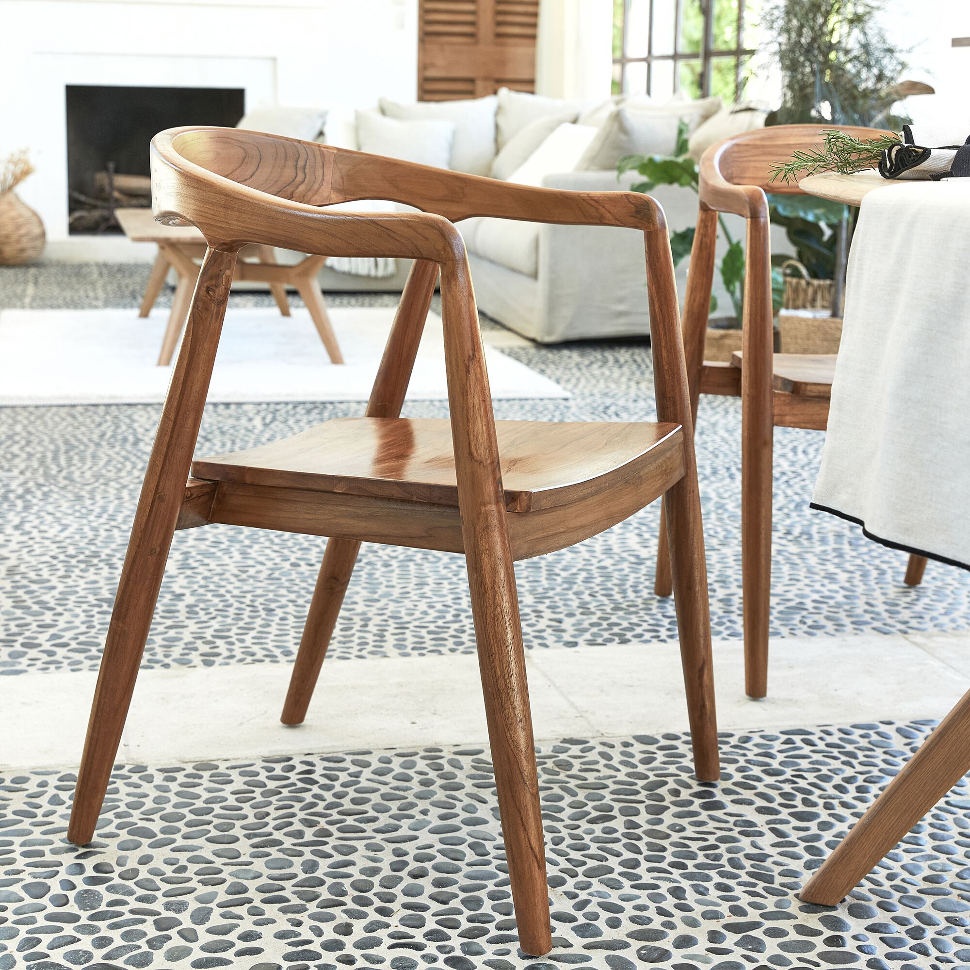IVANO - Chaise en teck avec accoudoirs - bois foncé
