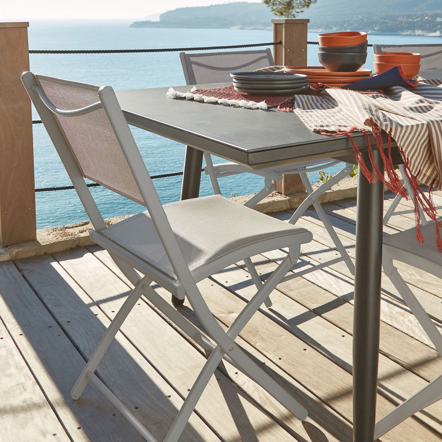 LIMONE - Chaise de jardin pliante en acier et textilène - gris vésuve