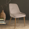 LIVNO - Chaise en tissu effet velours et piètement naturel - beige