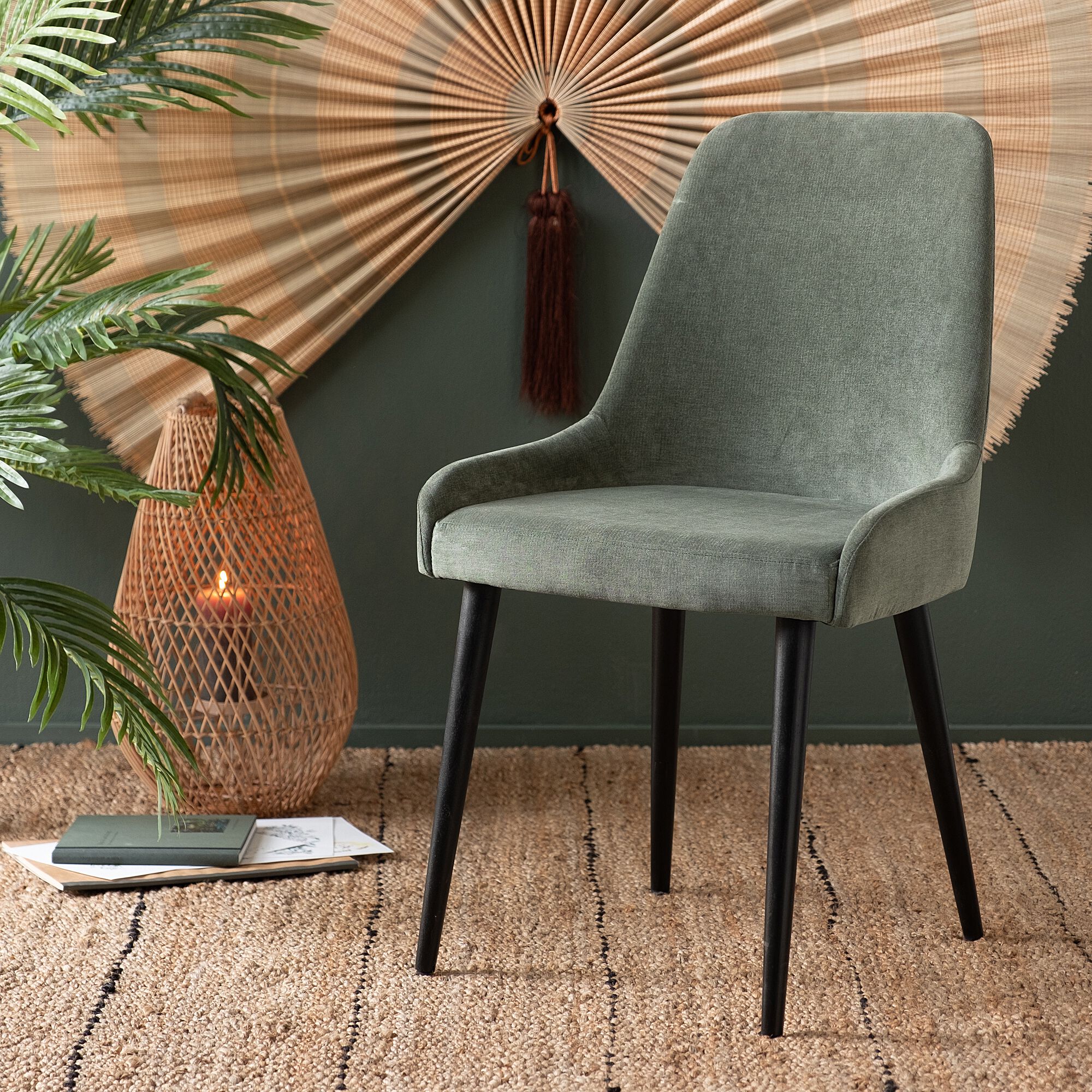 LIVNO - Chaise en tissu effet velours - vert cèdre