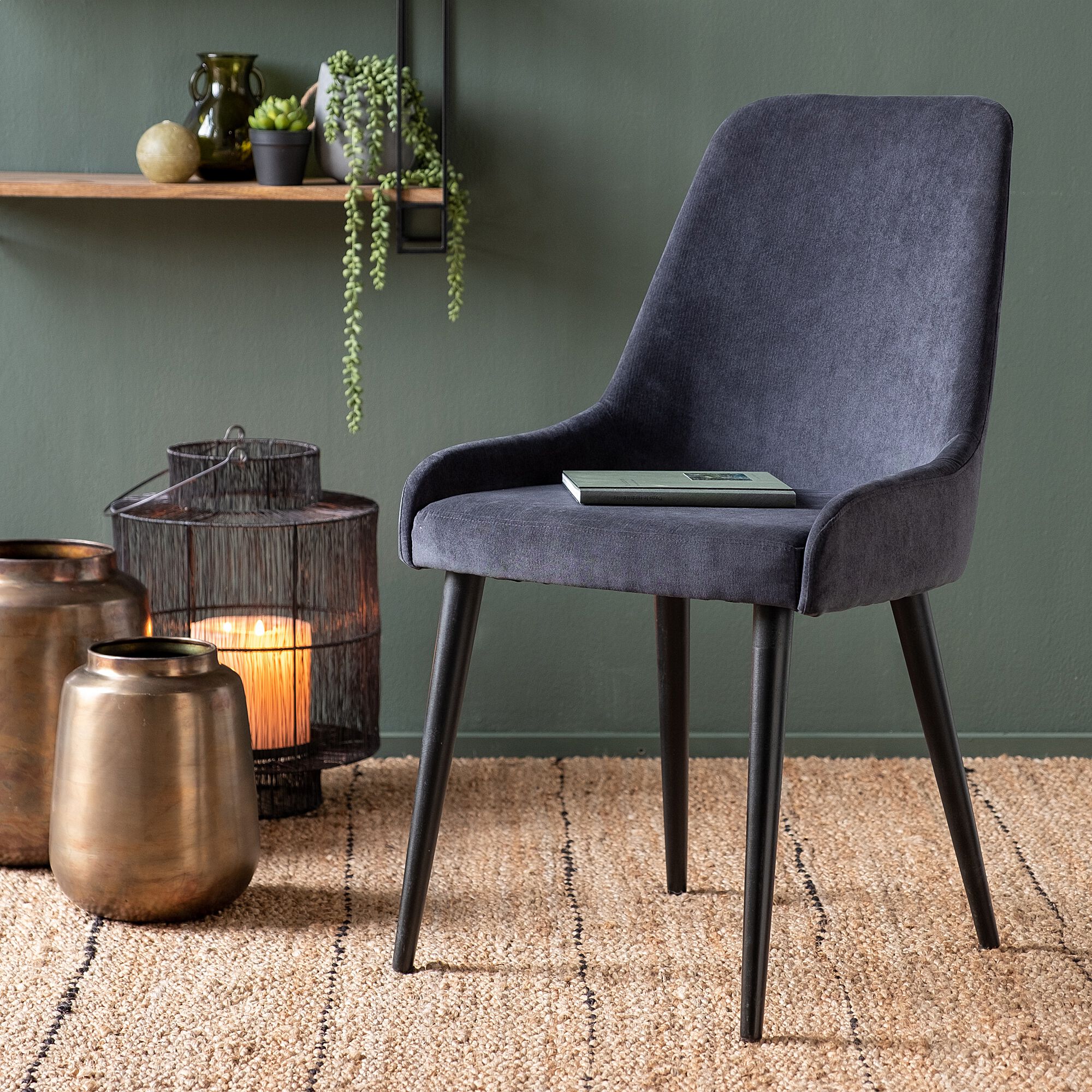 LIVNO - Chaise en tissu effet velours - noir
