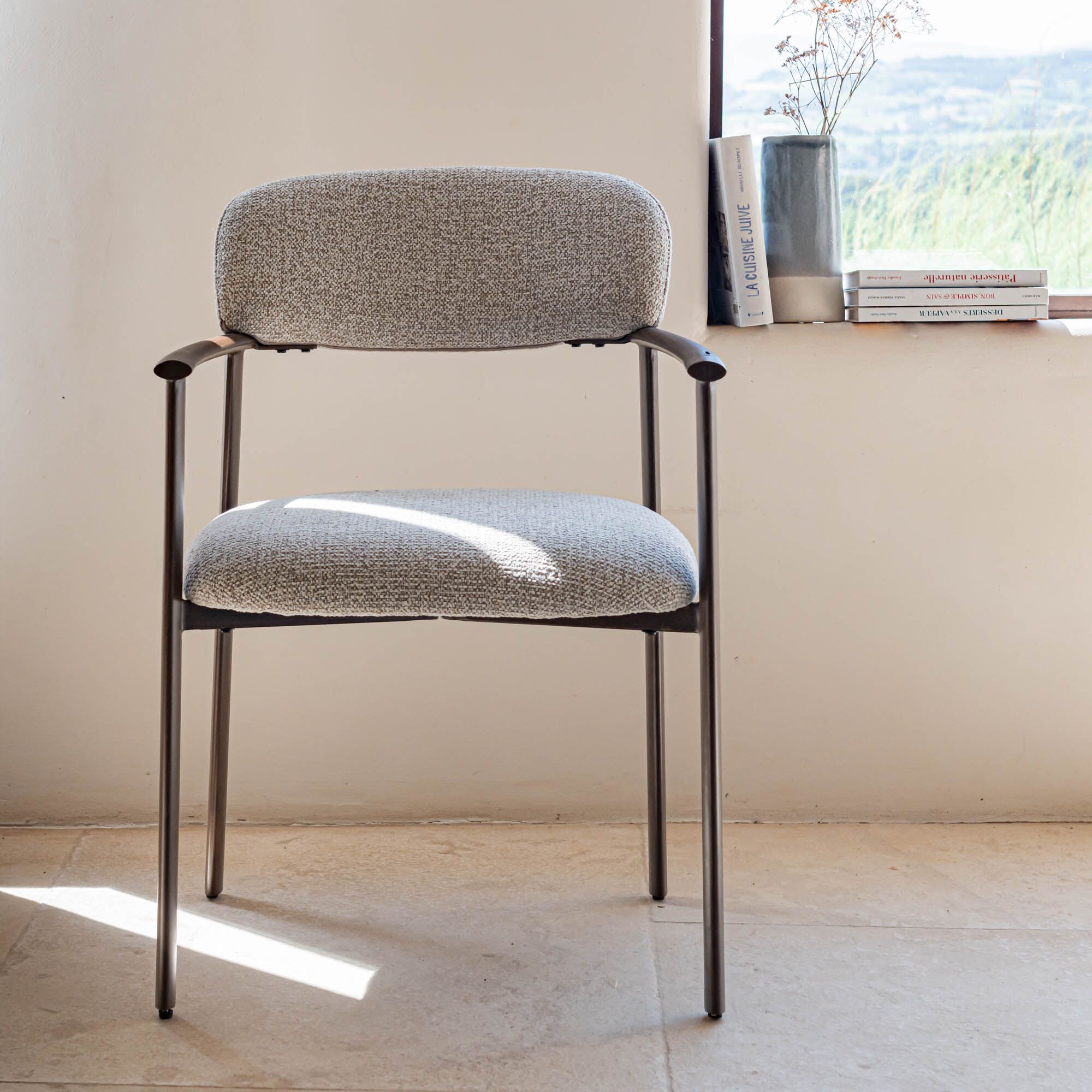 ELZEAR - Chaise avec accoudoirs en tissu et métal - gris