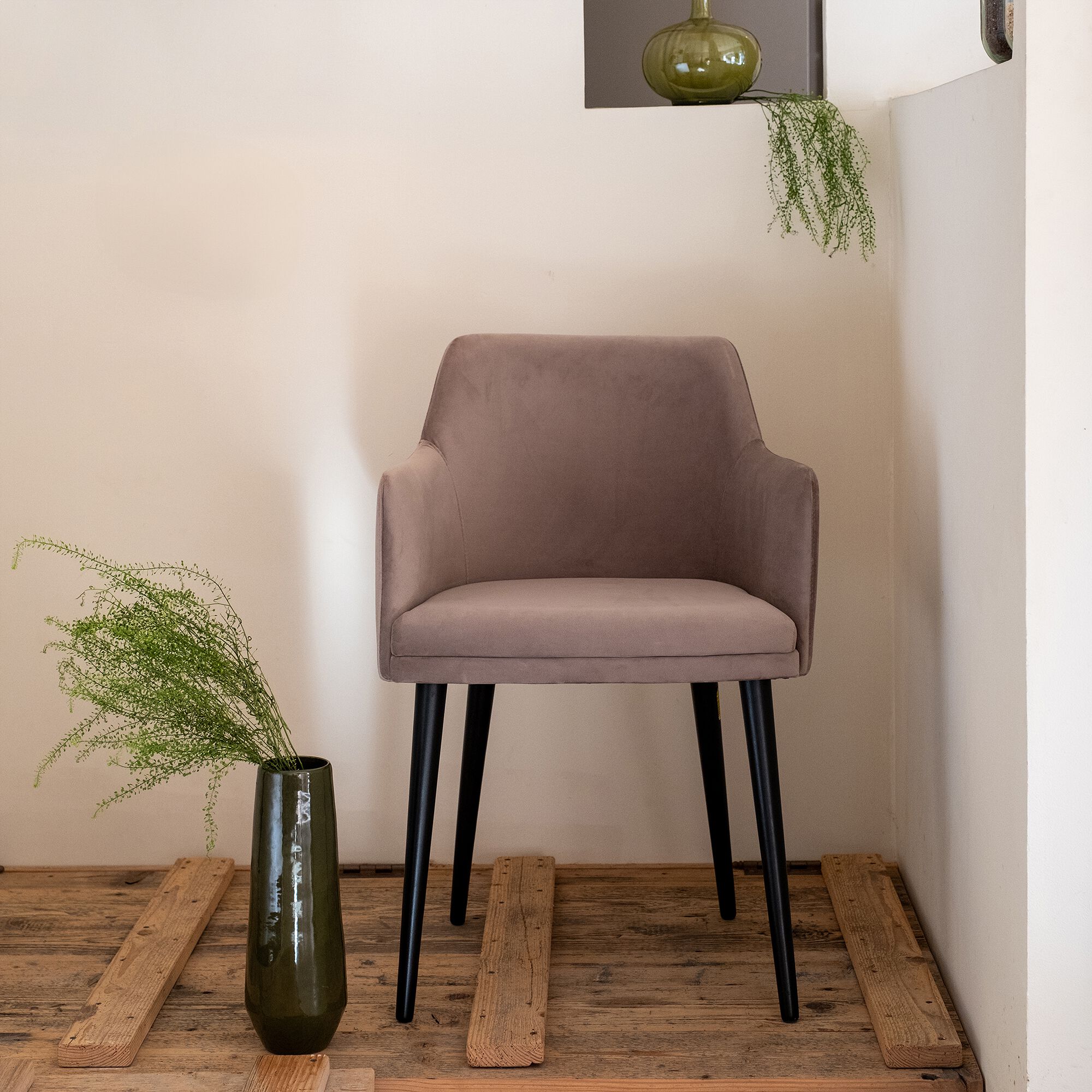 MANE - Chaise en tissu effet velours avec accoudoirs - gris