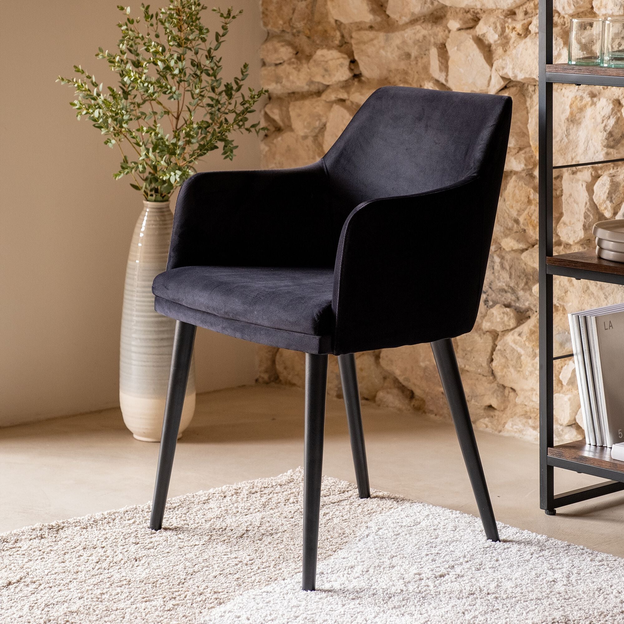 MANE - Chaise en tissu effet velours avec accoudoirs - noir