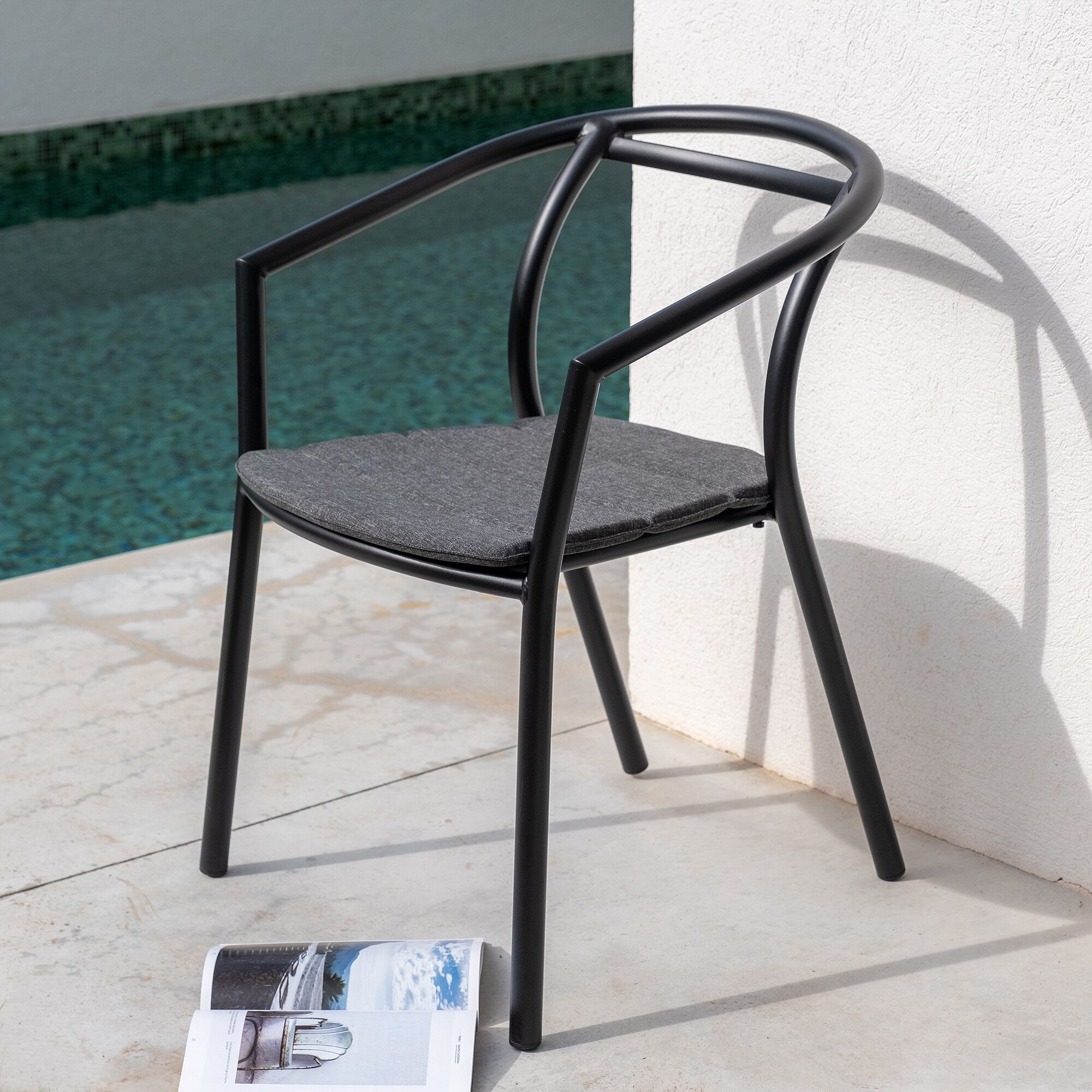 LAZZARO - Chaise de jardin avec accoudoirs en aluminium - noir