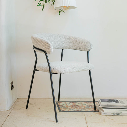 PEYRUIS - Chaise de repas avec accoudoirs en tissu - beige