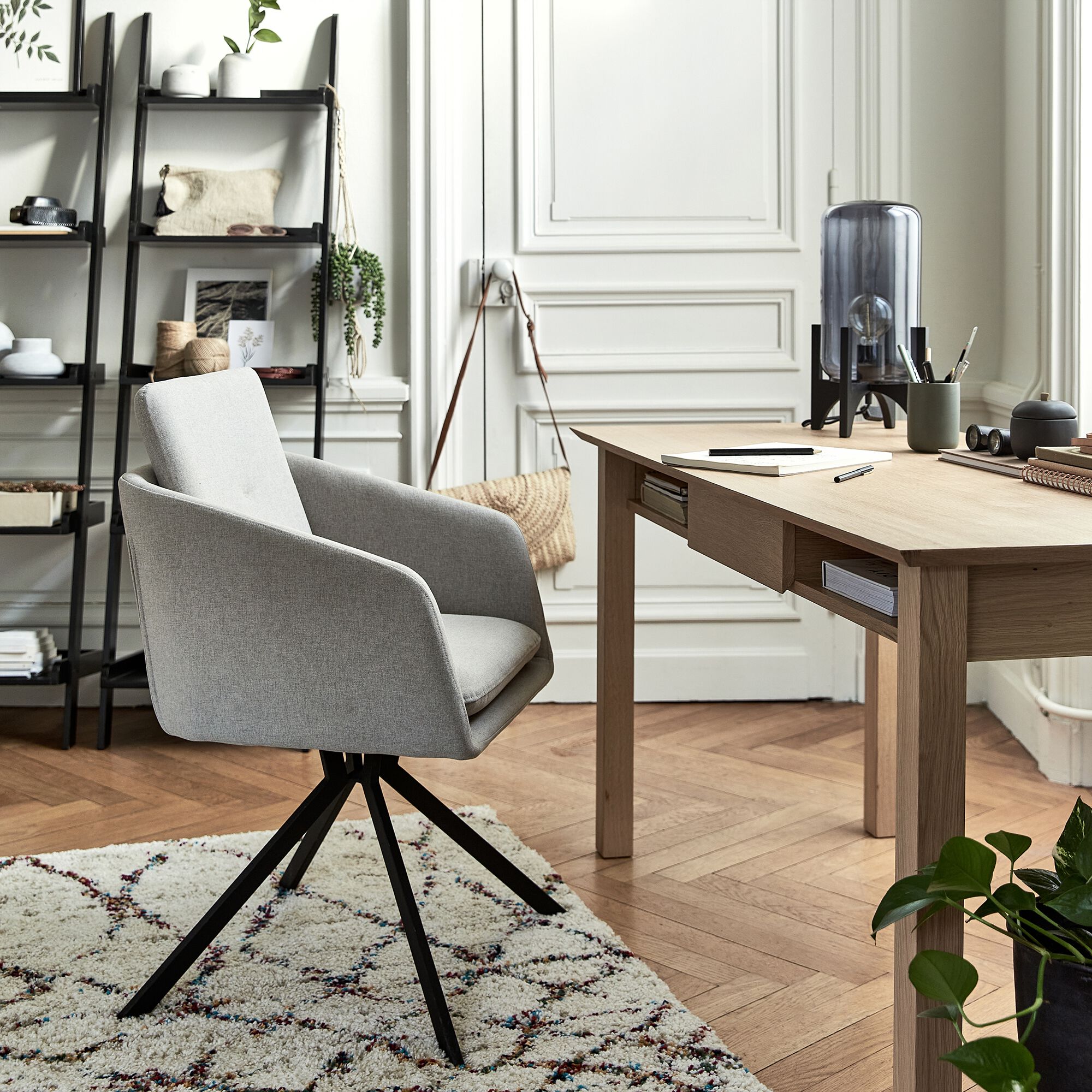CAMARGUE - Chaise pivotante avec accoudoirs en tissu - gris borie