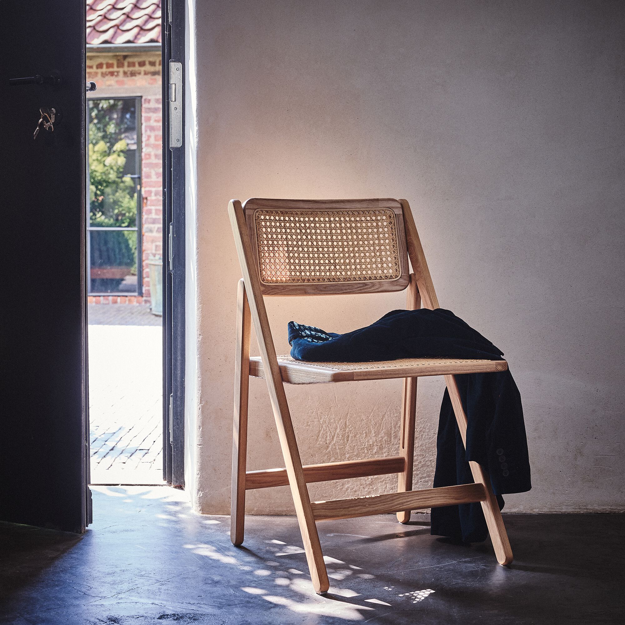 JANE - Chaise de repas pliante en hêtre et cannage - naturel
