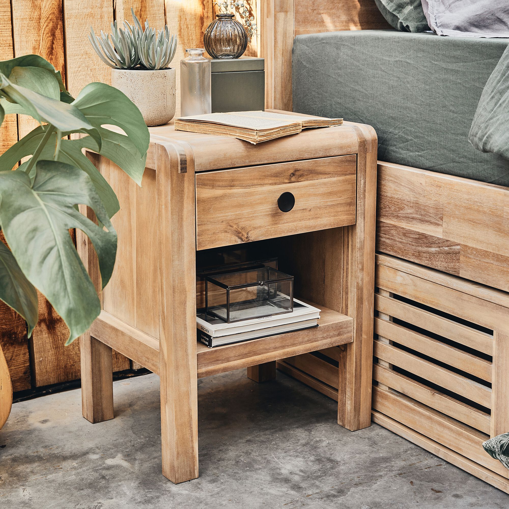 GAIA - Table de chevet en acacia 1 tiroir L42xl35xH56cm - bois clair