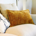 ALBAH - Coussin frangé en velours 30x50cm - brun alep